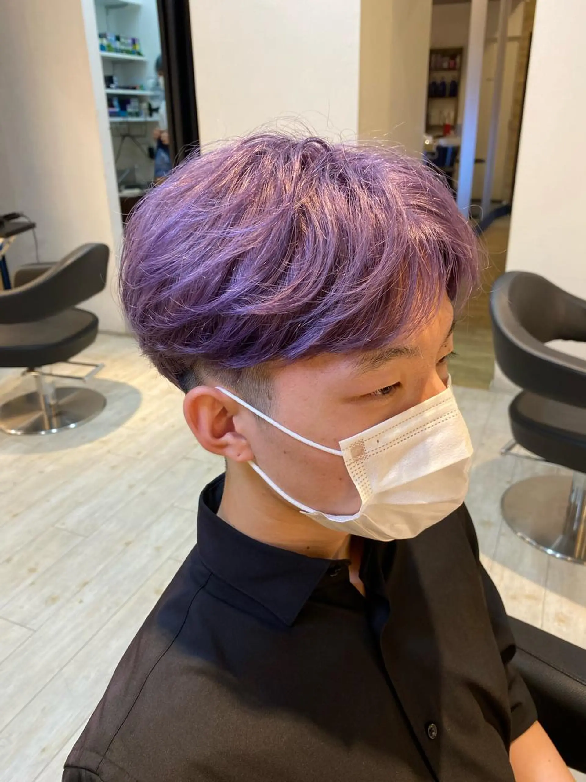 ショート カラー メンズ パープルカラー カット ヘアカラー トリートメント 鈴木/ミルクティー/ ブリーチ/ボブ/のヘアスタイル