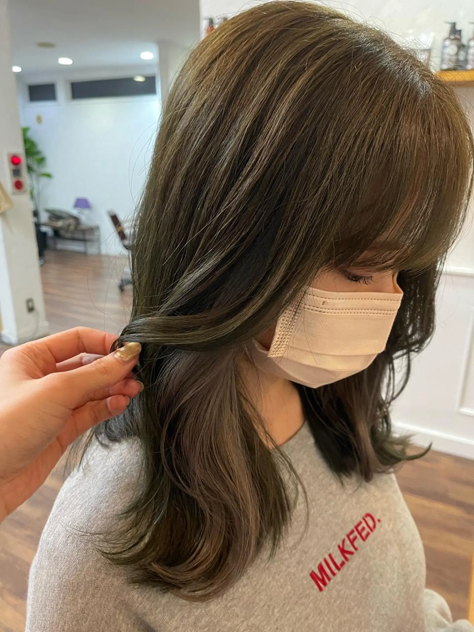 セミロング 関根 沙季のヘアスタイル