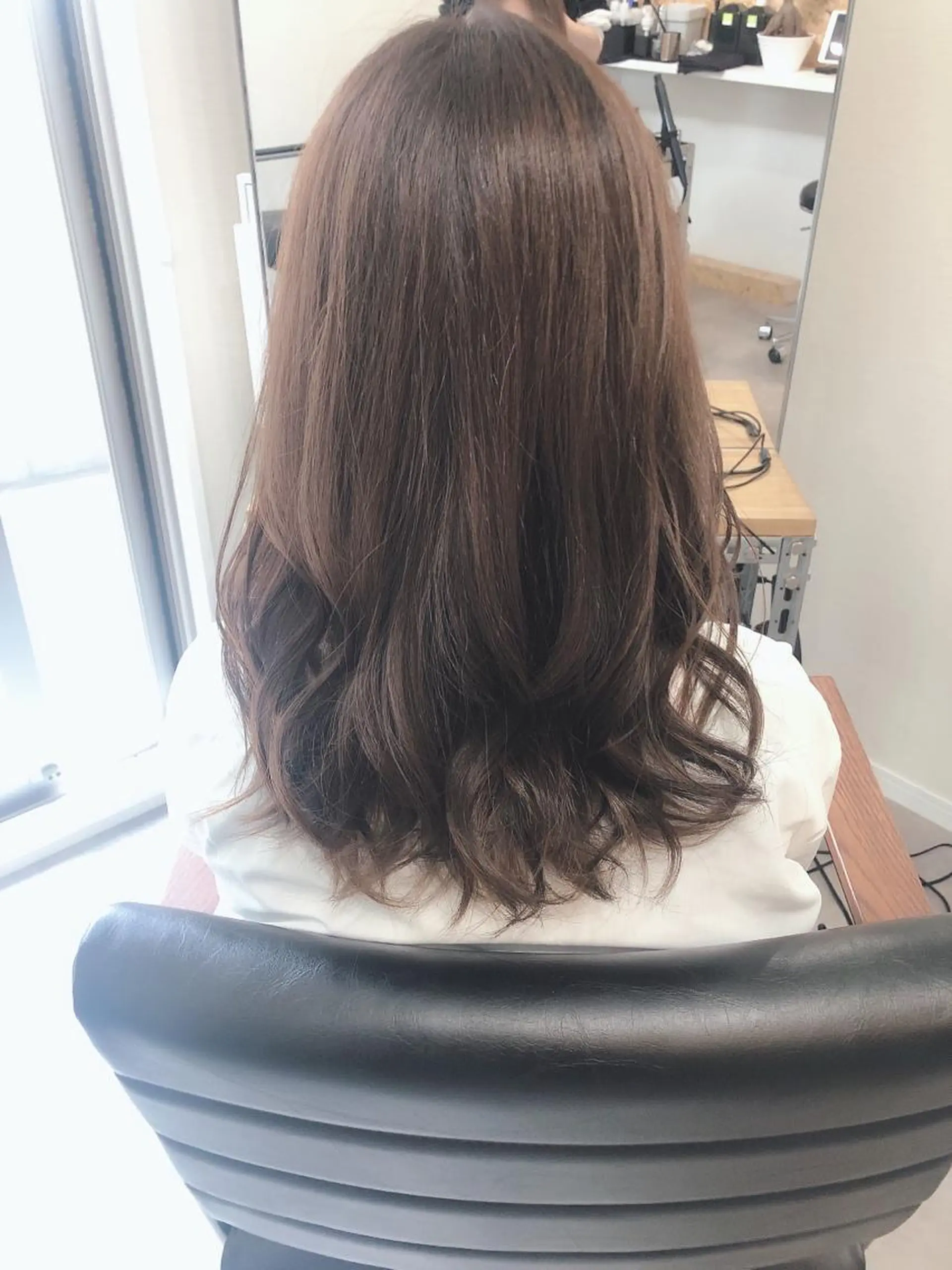 セミロング カラー OFF YUYAのヘアスタイル
