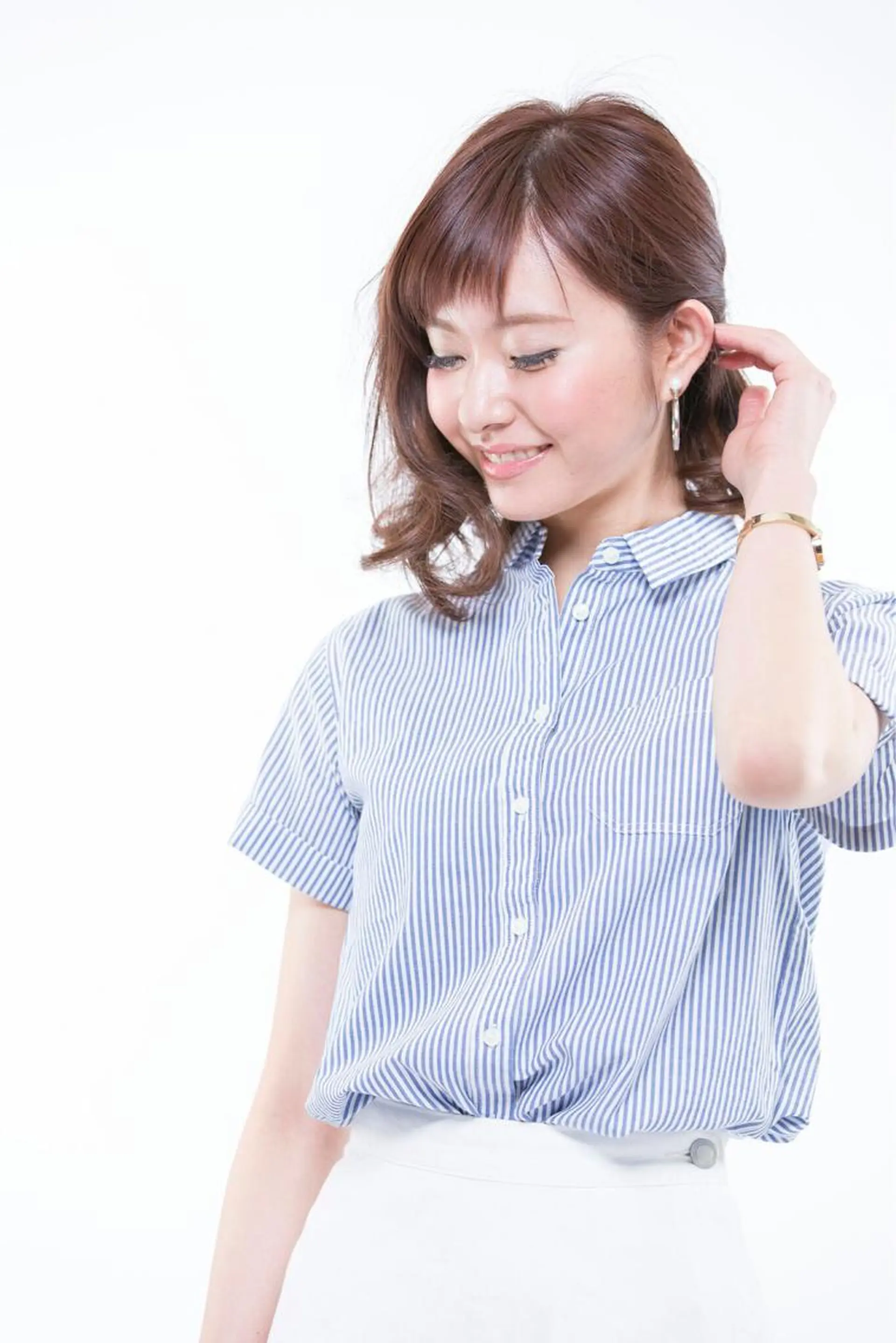 ミディアム graxi'    グラシー所属・ブリーチ/ハイトーン SERINAのヘアスタイル