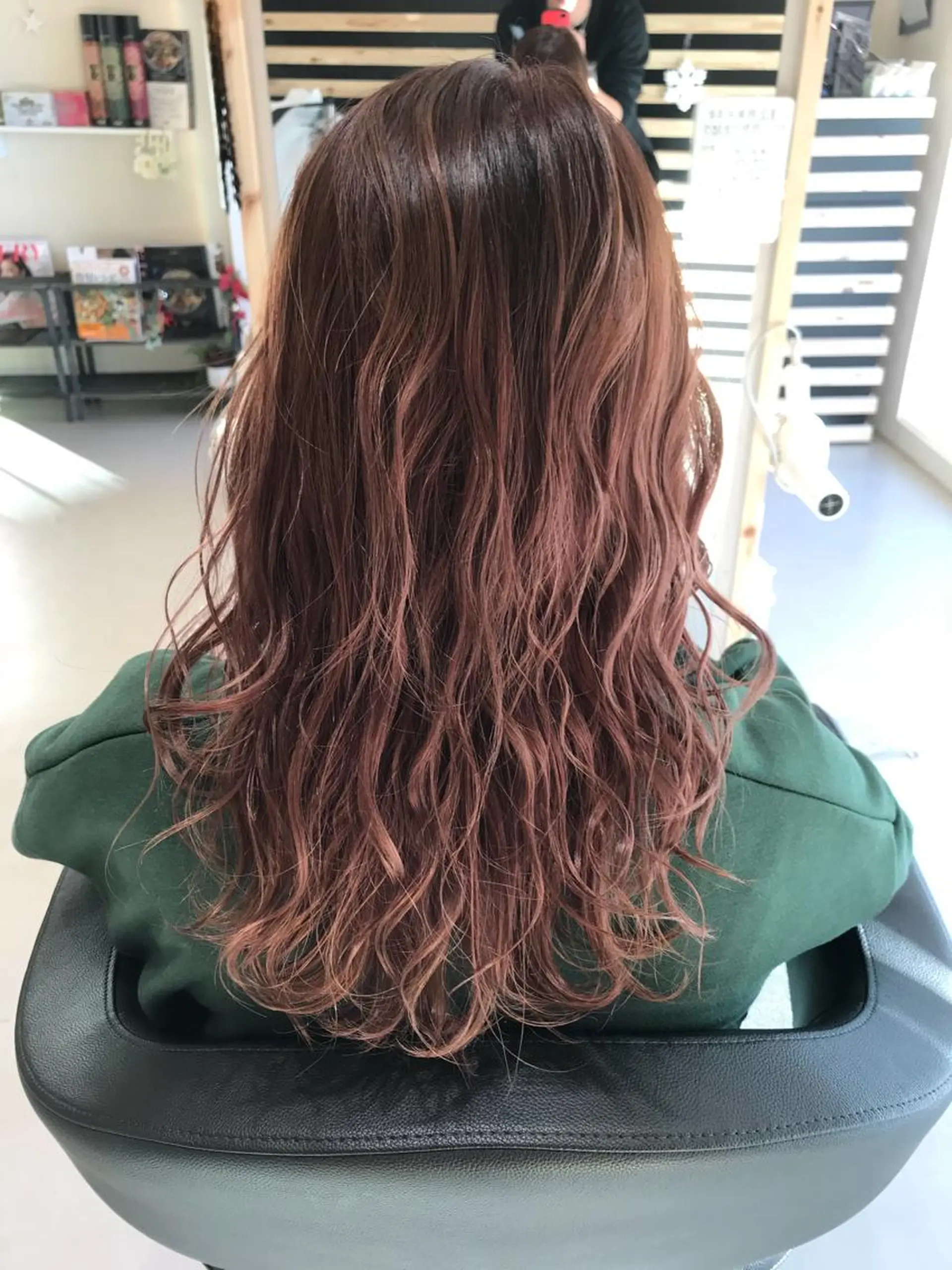 セミロング カラー アッシュ ブリーチ 透明感カラー ピンクカラー 大久保 隆蔵のヘアスタイル
