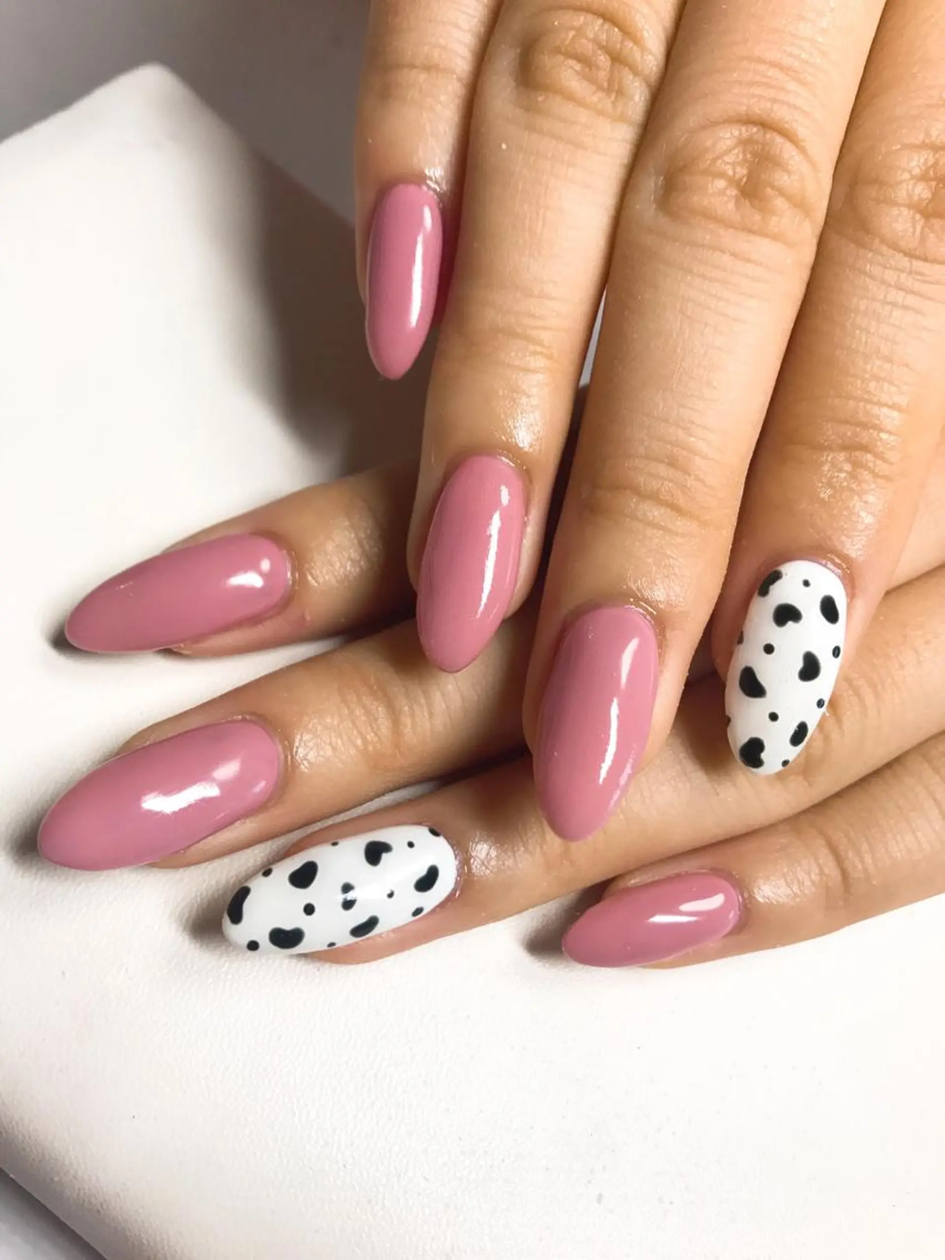 ネイル 【カメレオン】 上村 祥子のヘアスタイル