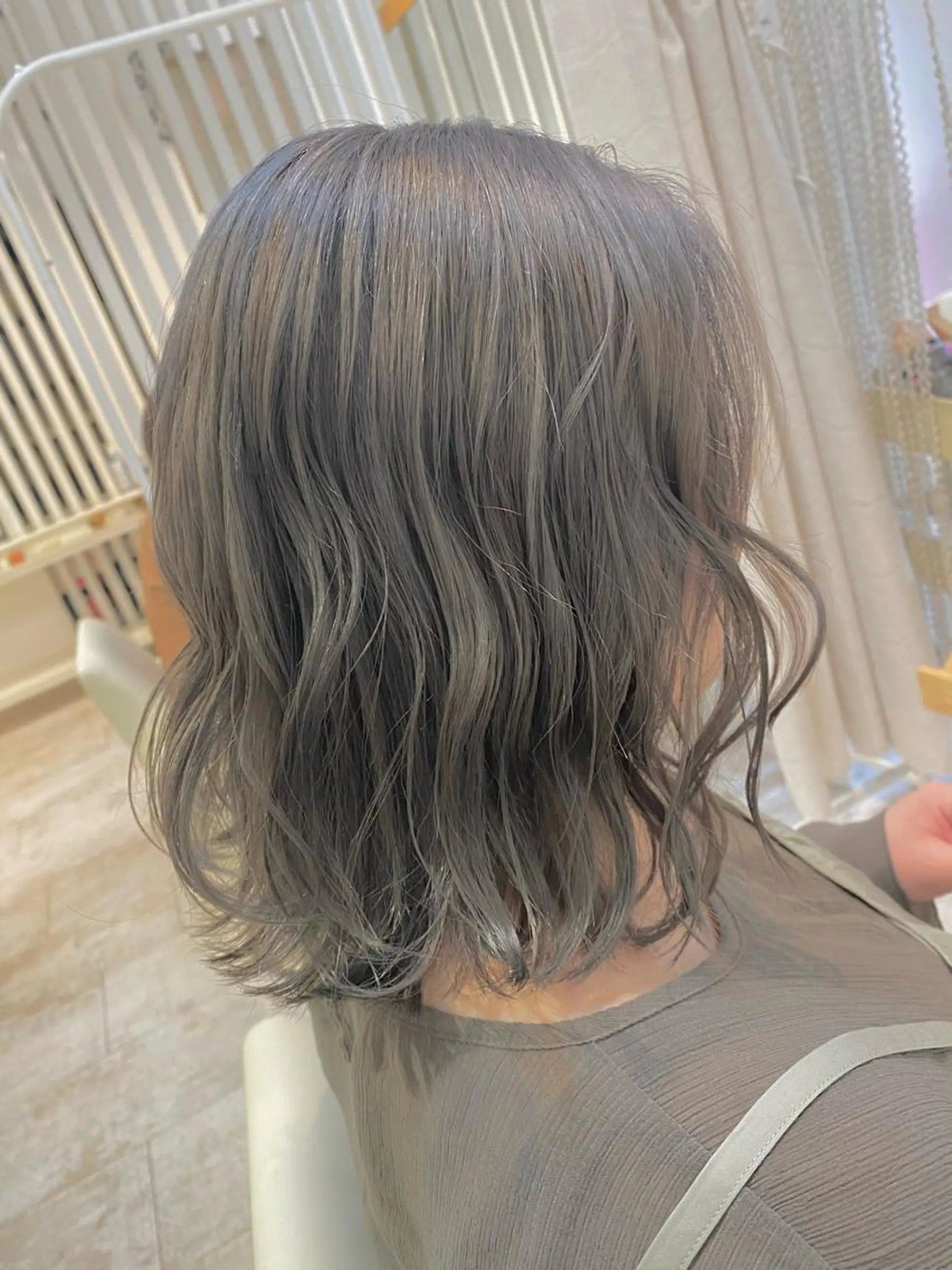 セミロング カラー ヘアアレンジ Design Color🐰アユミのヘアスタイル
