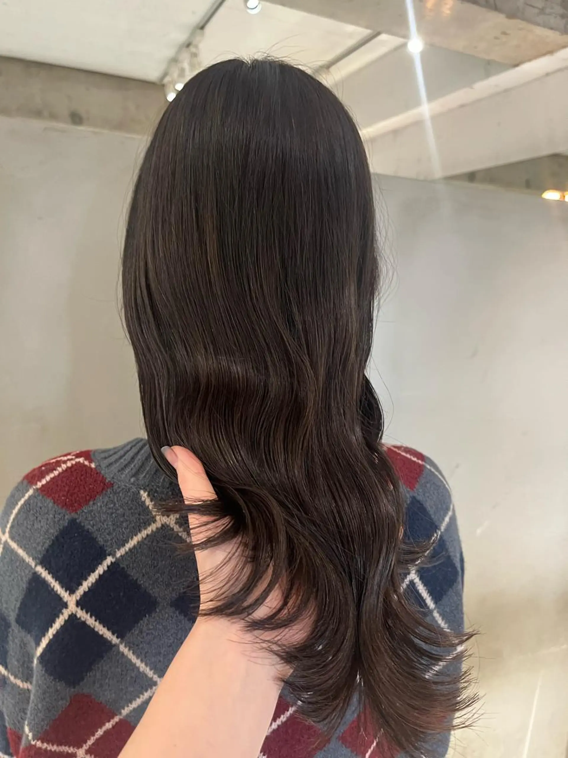 セミロング カラー アッシュ アッシュブラウン アッシュグレー アッシュグレージュ ブラウンカラー カット ヘアカラー トリートメント ヘッドスパ ヘアセット カジュアルを女っぽく 𝗮𝘆𝗮𝗰𝗼のヘアスタイル