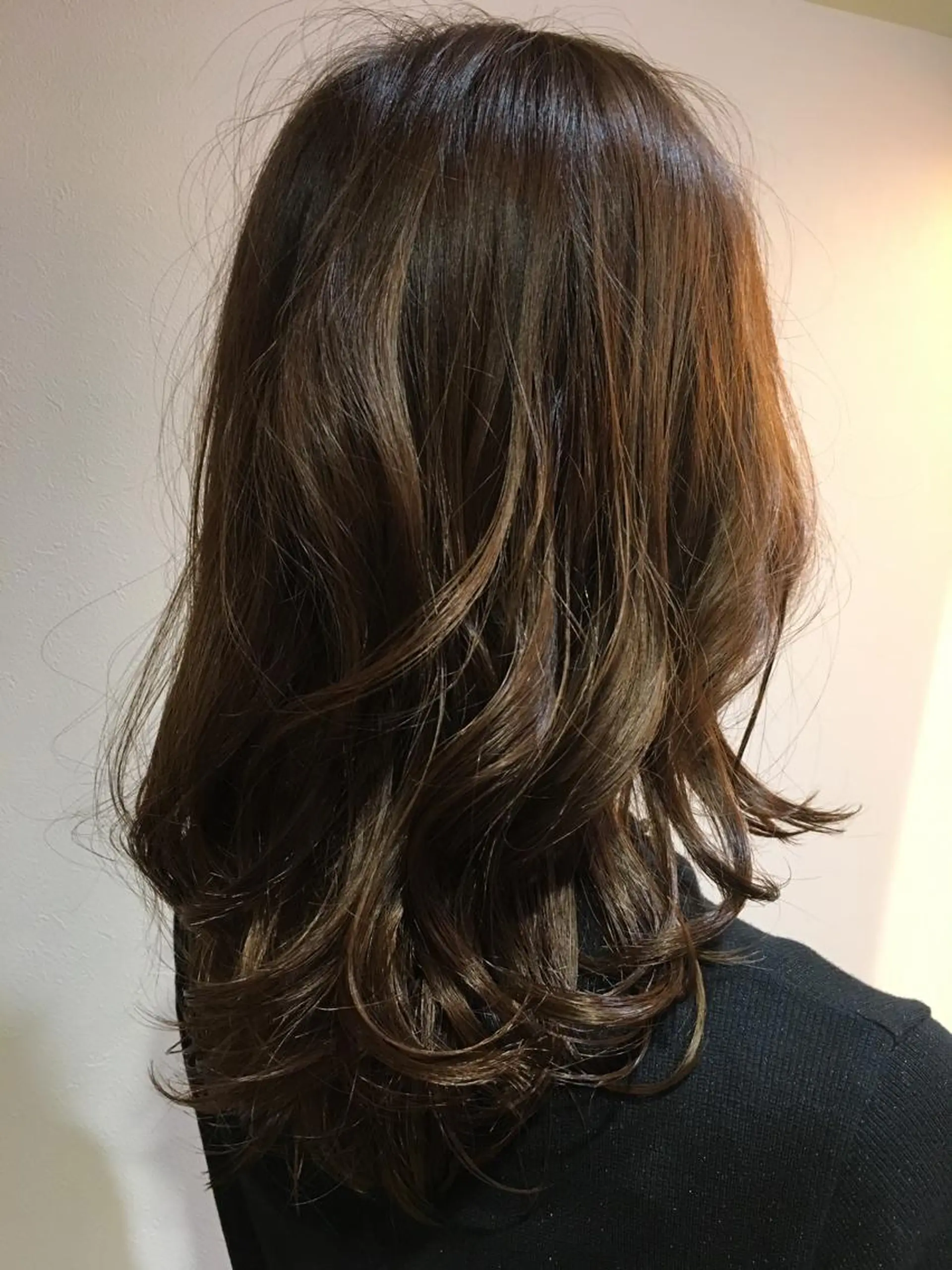 ミディアム カット ヘアカラー トリートメント BLANC所属・黒崎 伸治のヘアスタイル