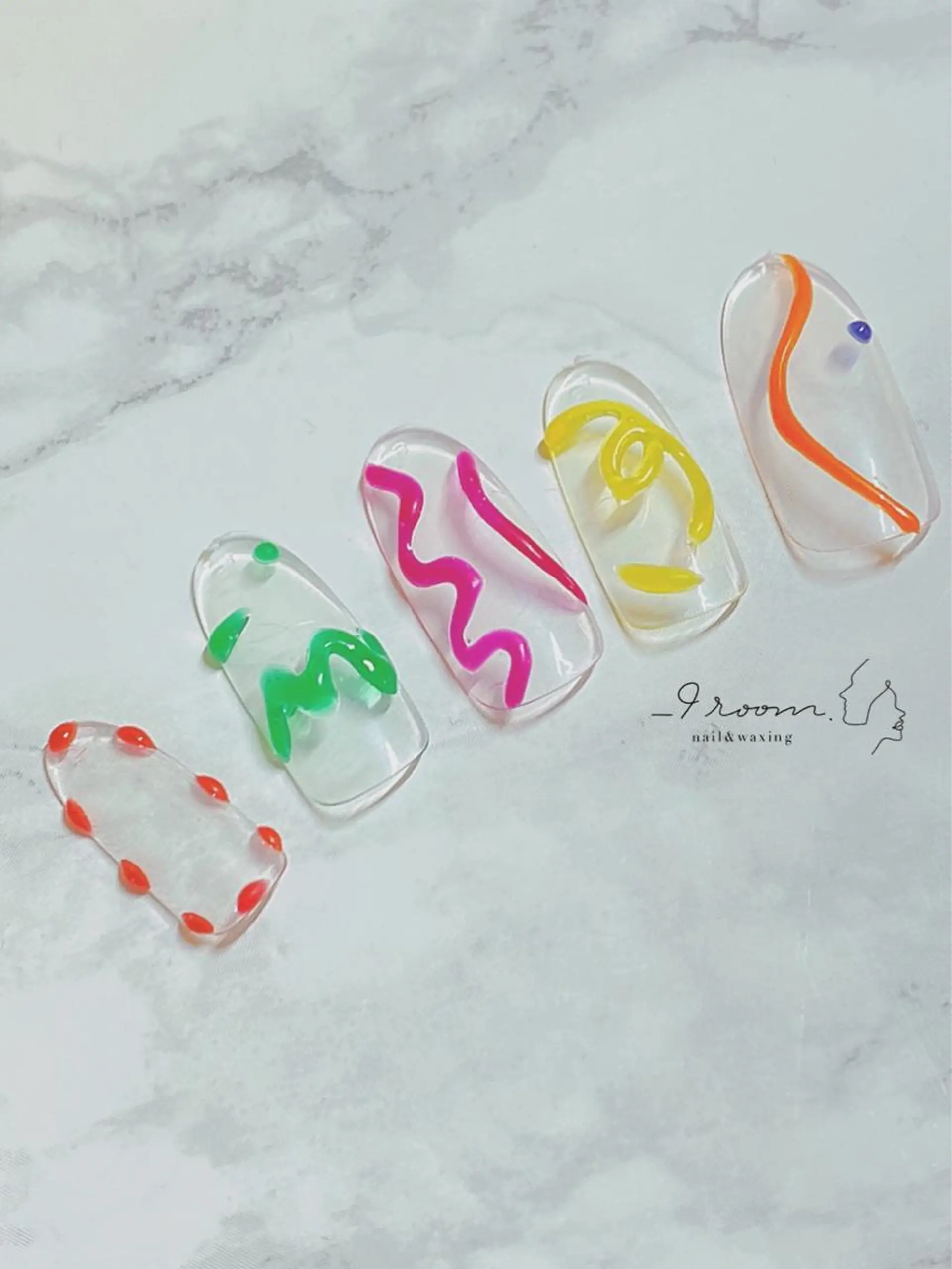 ネイル _9 room. Yoshimiのネイルデザイン