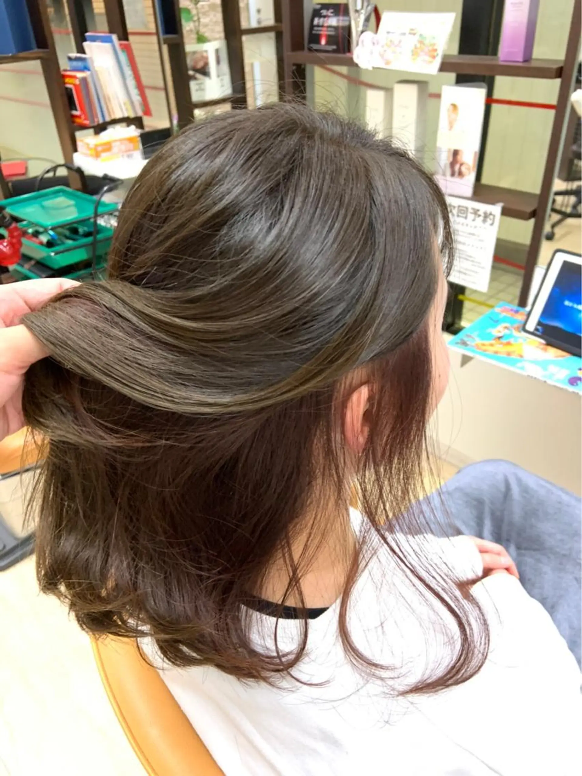 カラー アッシュ ベージュカラー ピンクカラー イトウ アキノリのヘアスタイル