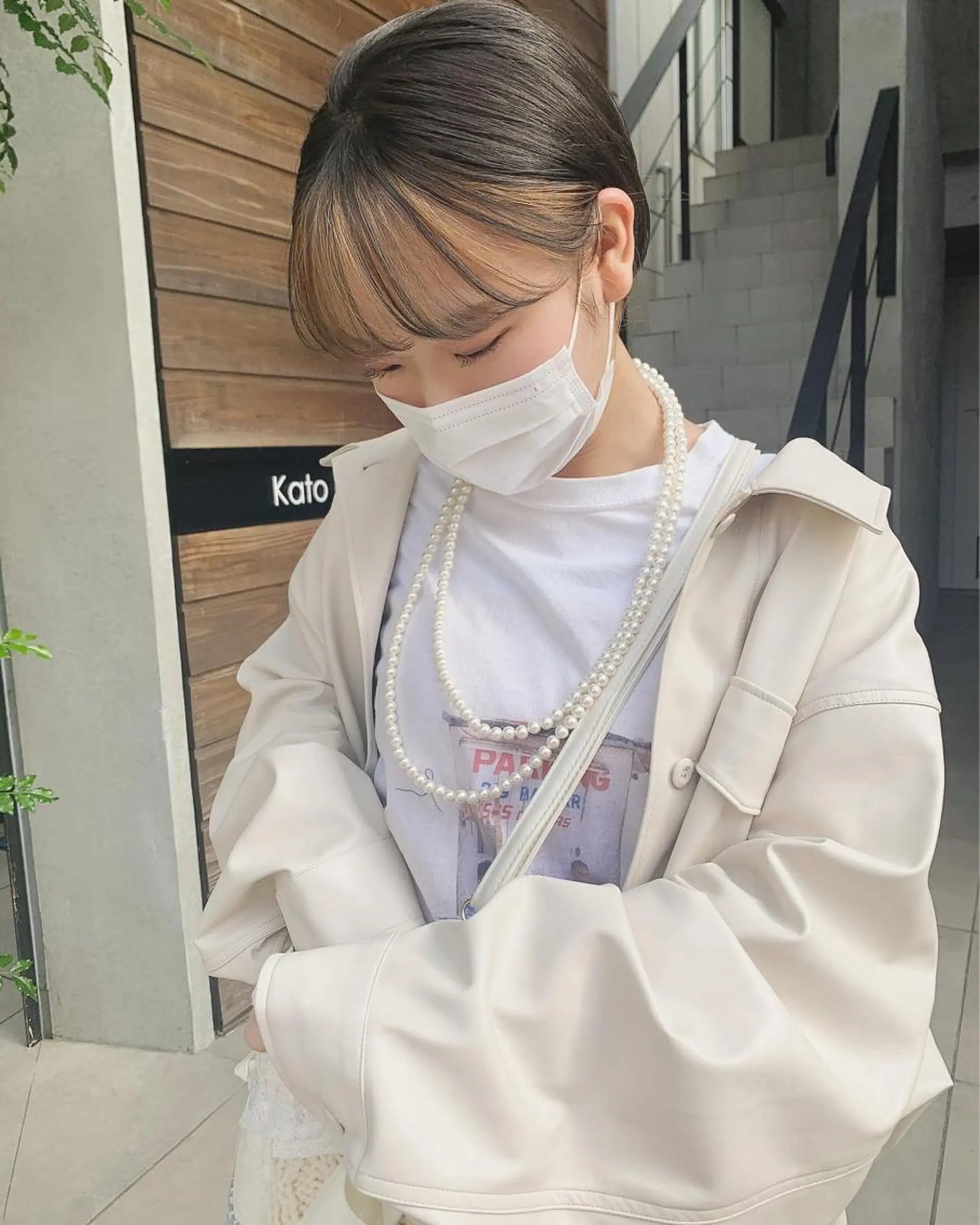 ショート カラー ネイル ヘアカラー ハイトーン&暗髪🔥 表参道二刀流マエダのヘアスタイル