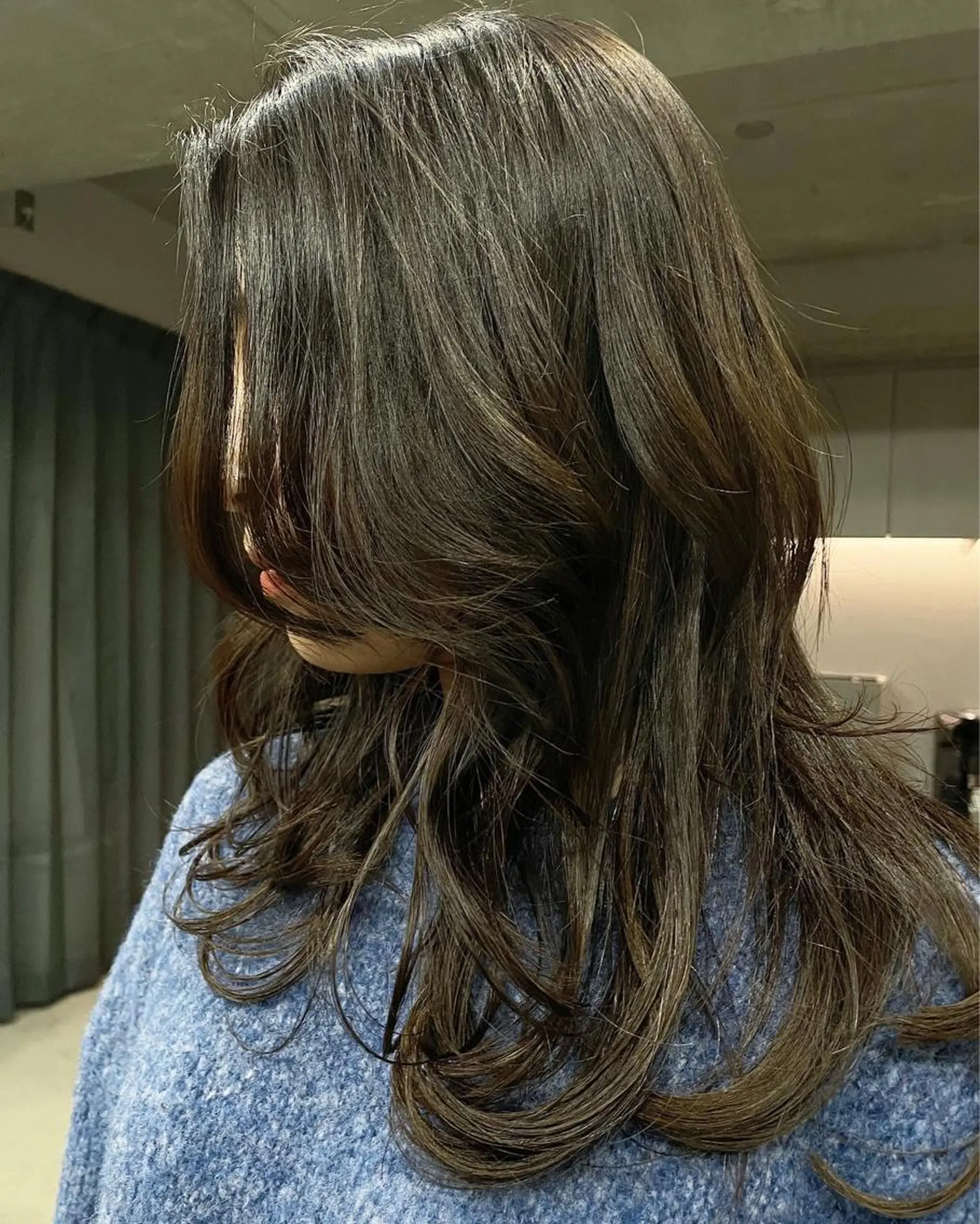 セミロング 吉田一輝 外国人パーマのヘアスタイル