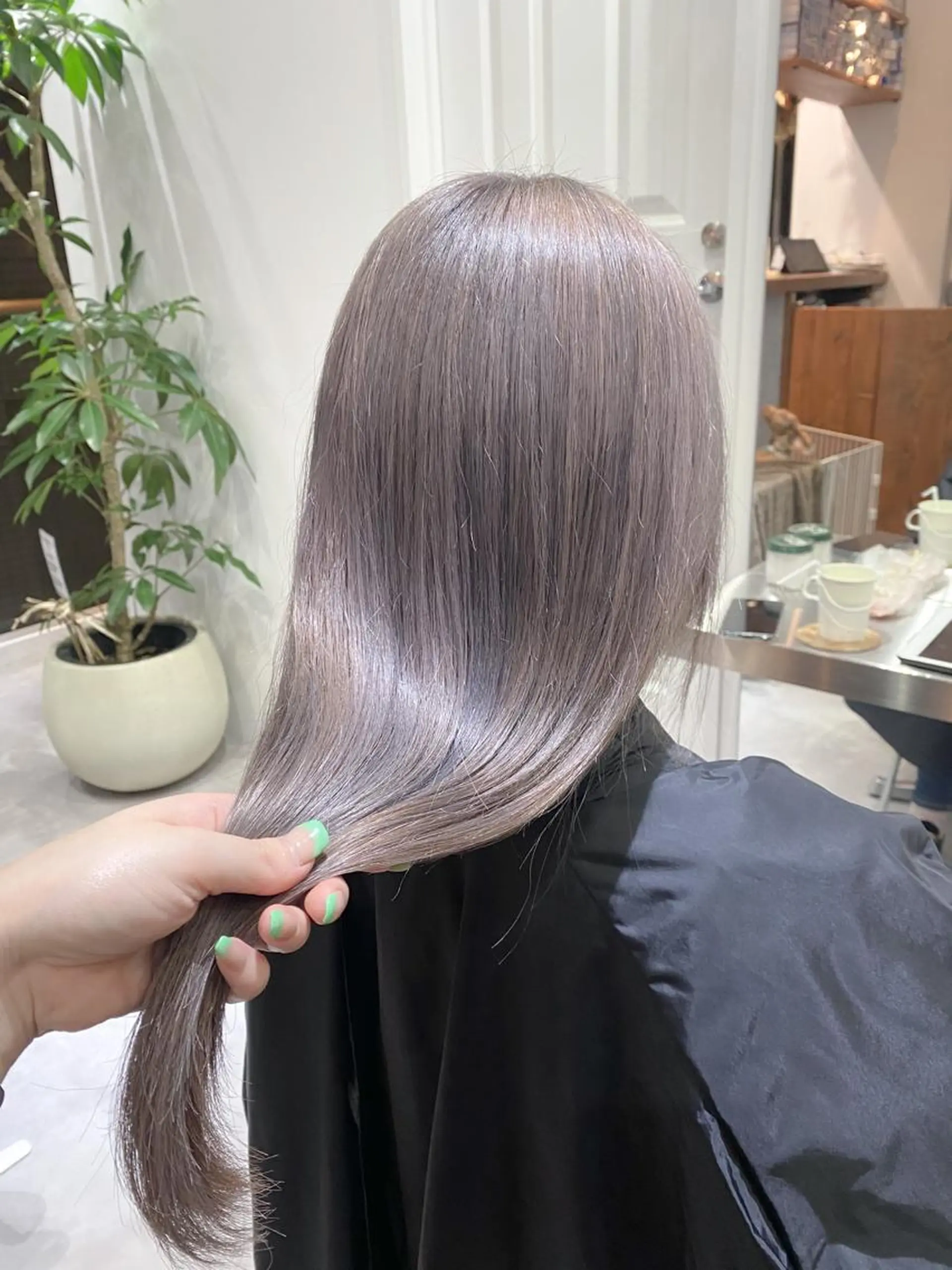 ロング カラー アッシュ ハイトーンカラー ラベンダーカラー ラベンダーアッシュ ブリーチ指名 NO1🌈SAKIのヘアスタイル