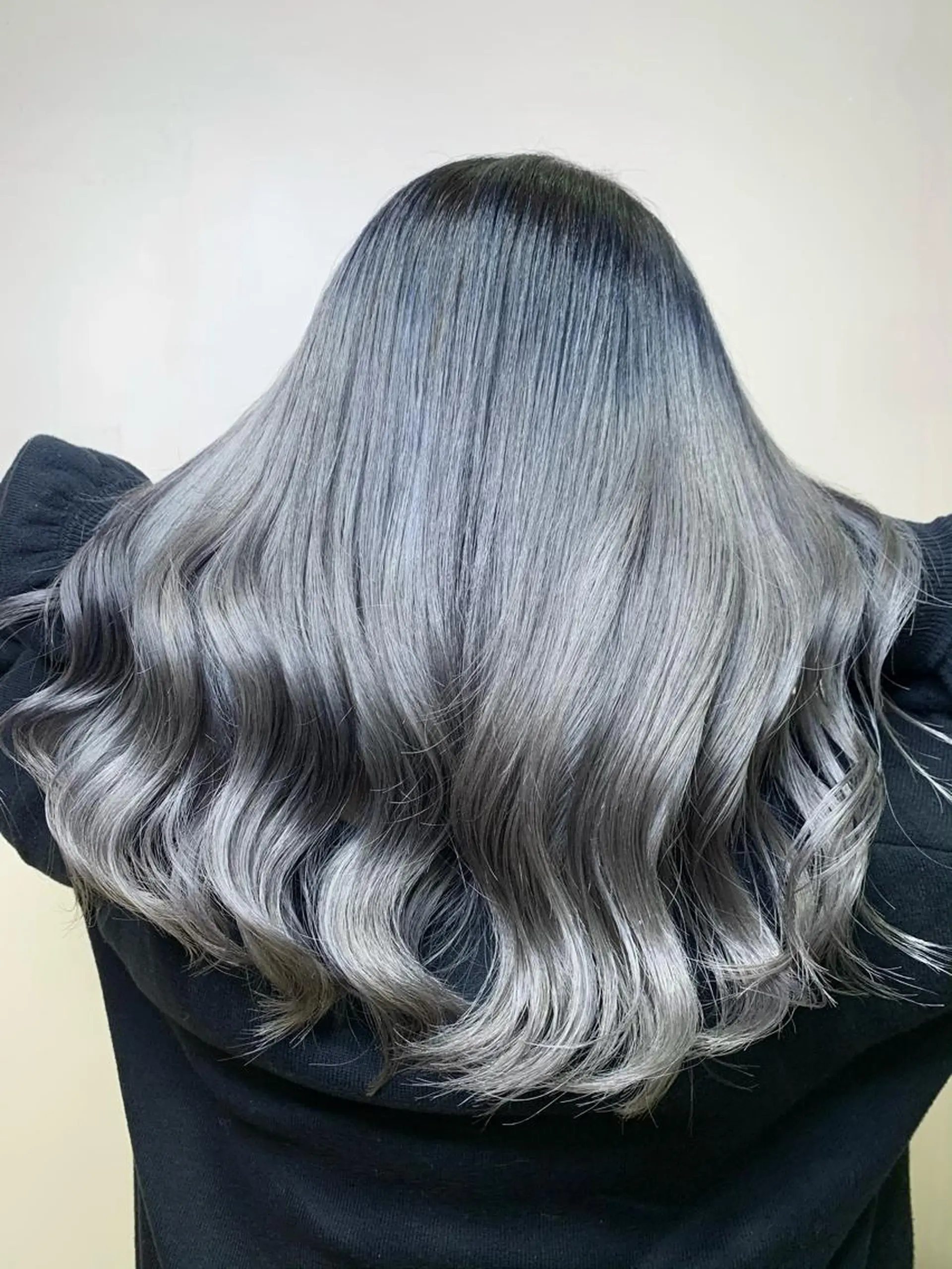 ロング アッシュ mimiiy梅田 中崎町ハイトーンのヘアスタイル