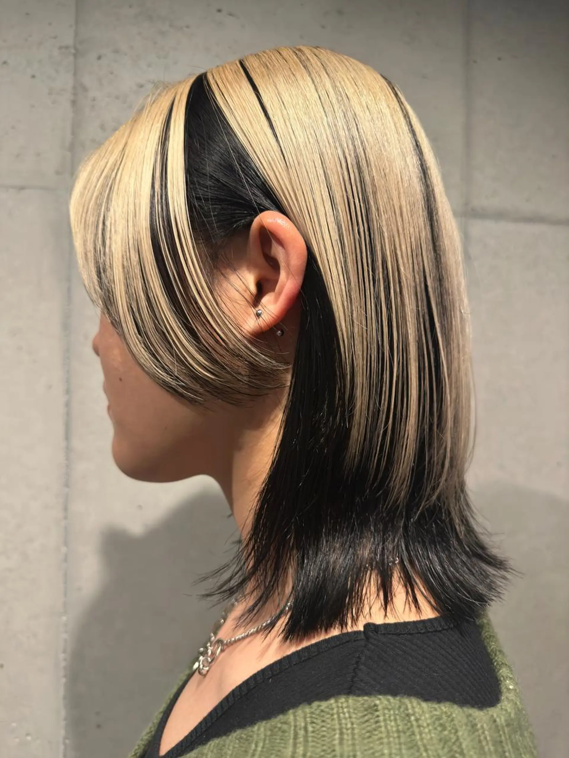 ミディアム カラー 《ウルフ/レイヤー/ 似合わせ》山本祐輔のヘアスタイル