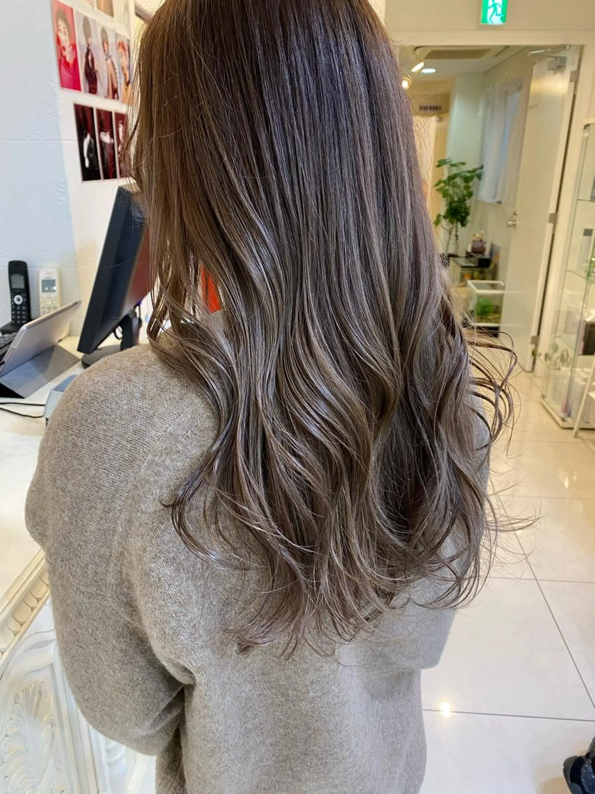 セミロング カラー ヘアアレンジ マツエク・マツパ アイブロウ グレージュ ハイライトカラー ハイライト Noah's　Ark所属・透明感カラー🫧ヘア セット🫧松本菜月の眉毛・アイブロウイメージ