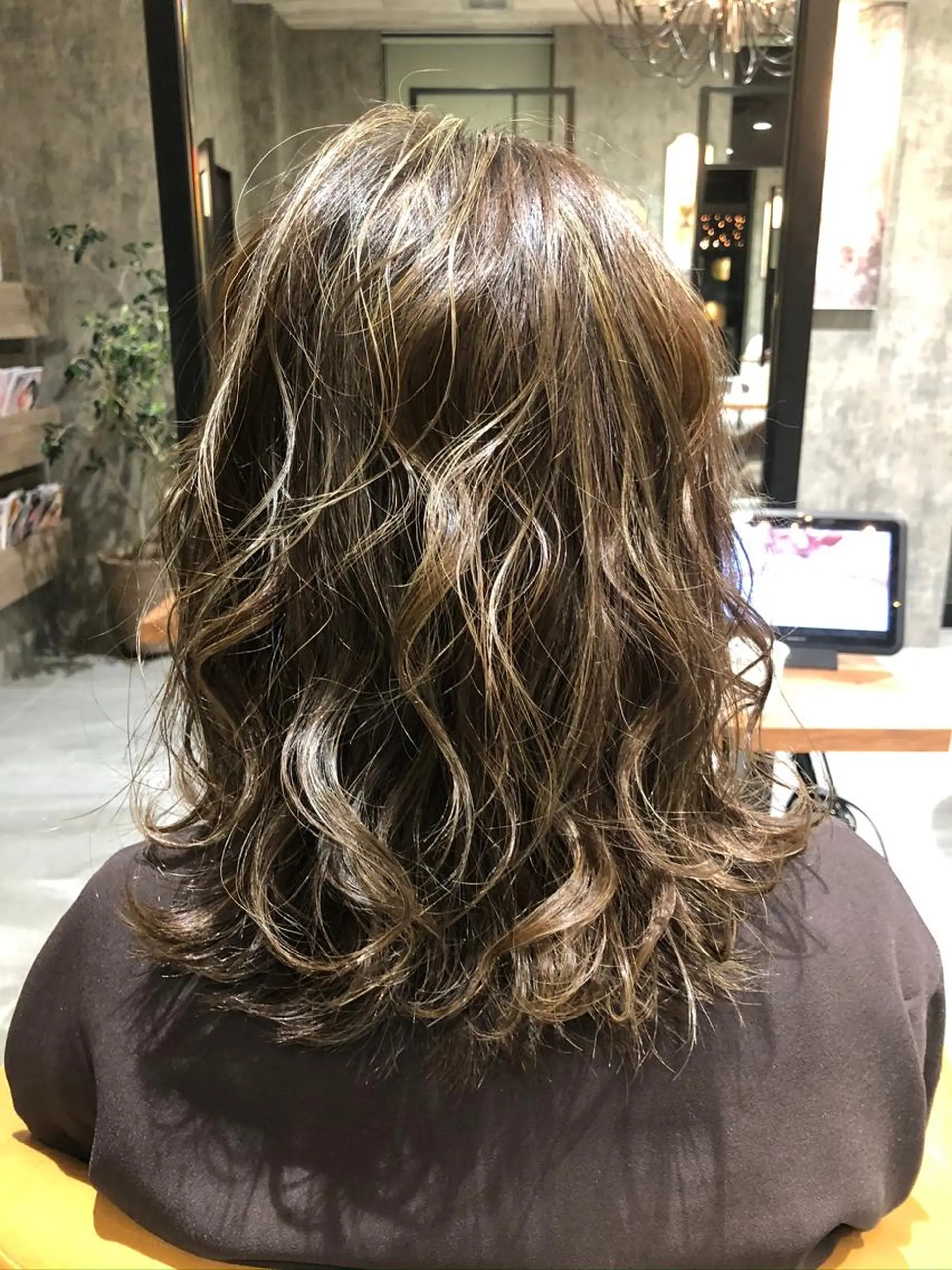 ミディアム カラー ヘアカラー 杉田 一浩のヘアスタイル
