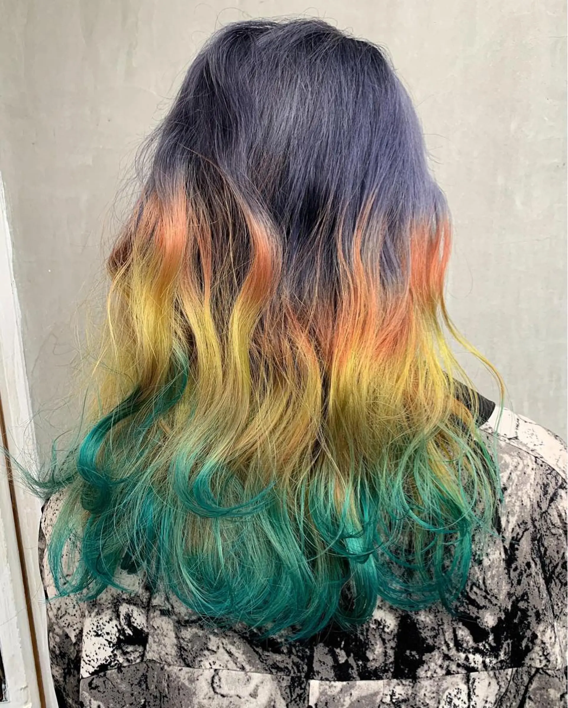 セミロング カラー オレンジ ヘアカラー トリートメント 佐藤 純生のヘアスタイル