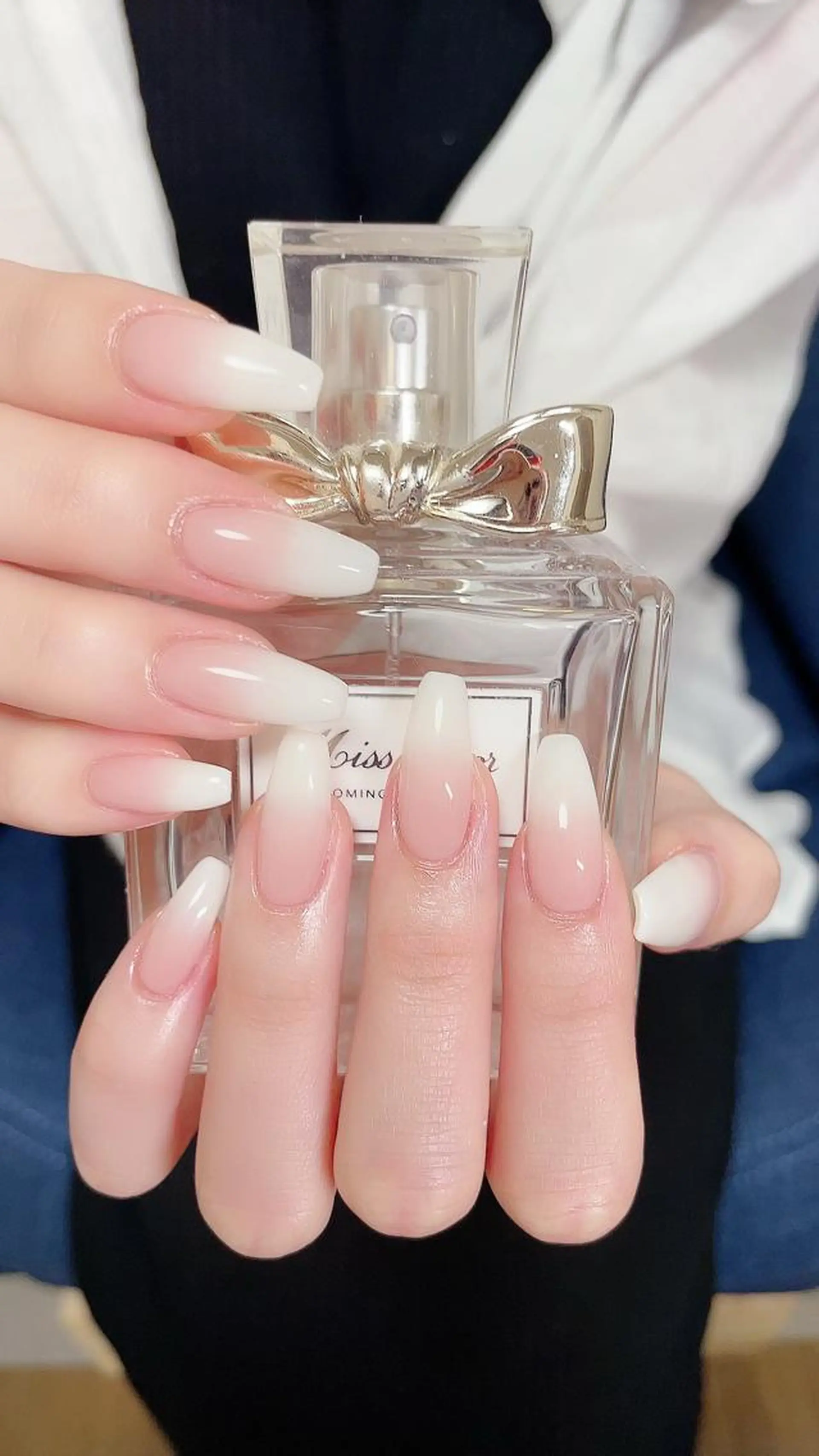 ロング カラー ネイル Petite Cannelle所属・Petite Cannelleのネイルデザイン