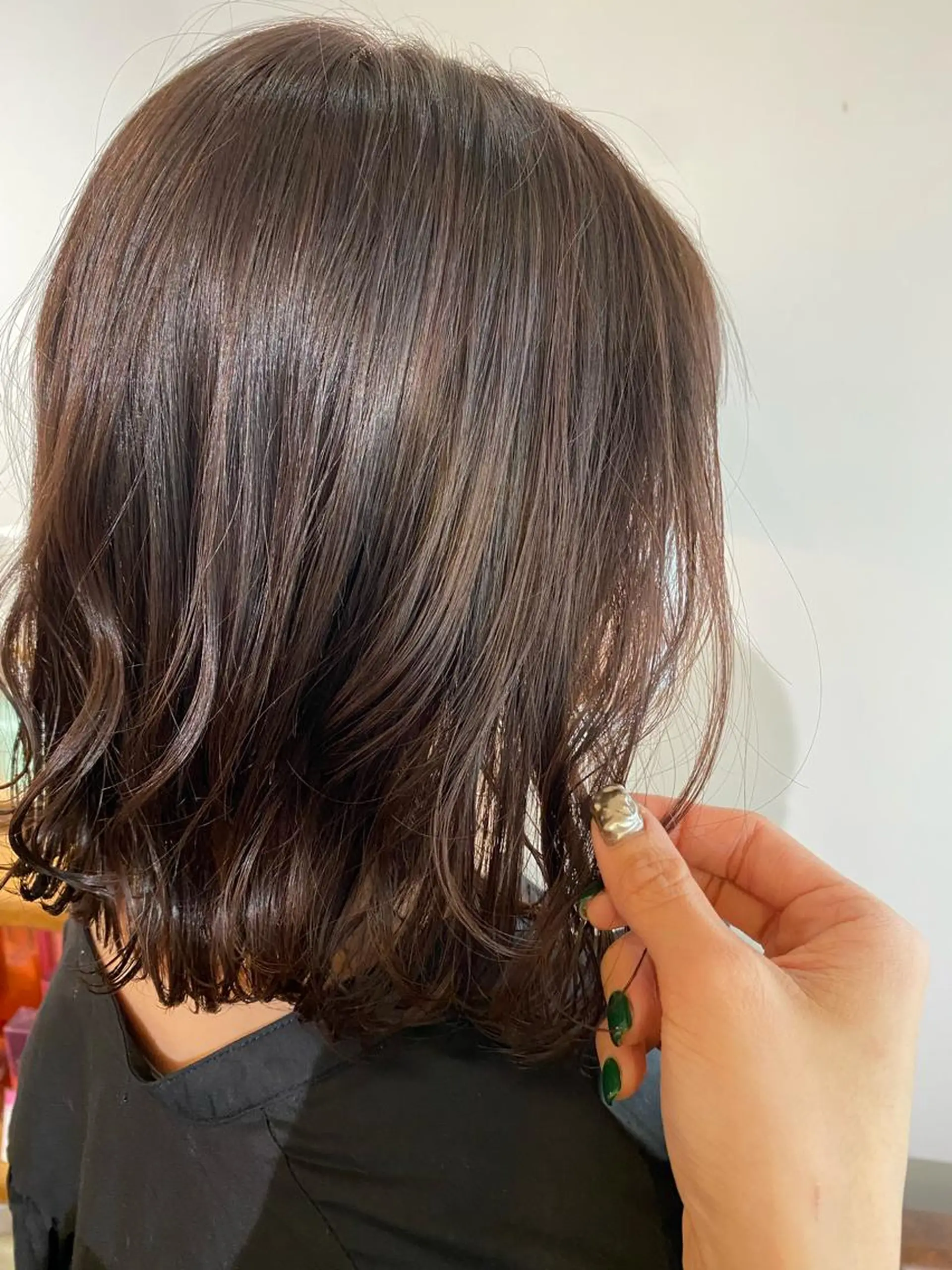 ミディアム カラー カット ヘアカラー トリートメント 梅田ハイトーン チダ ヒナノのヘアスタイル