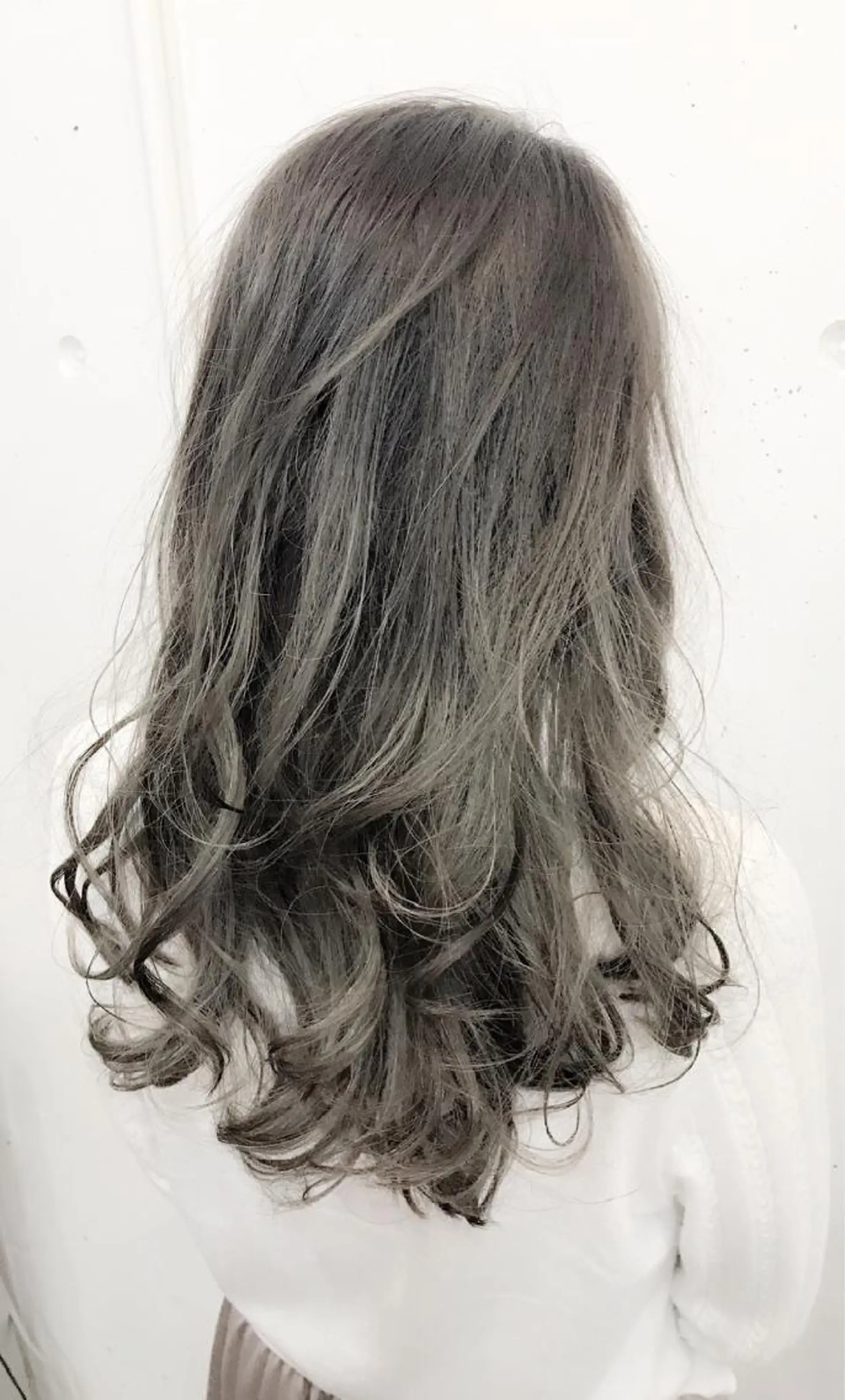 カラー ブリーチ グレージュ ハイライトカラー カット ヘアカラー トリートメント ヘッドスパ グレージュ/髪質改善 Yamato.hのヘアスタイル