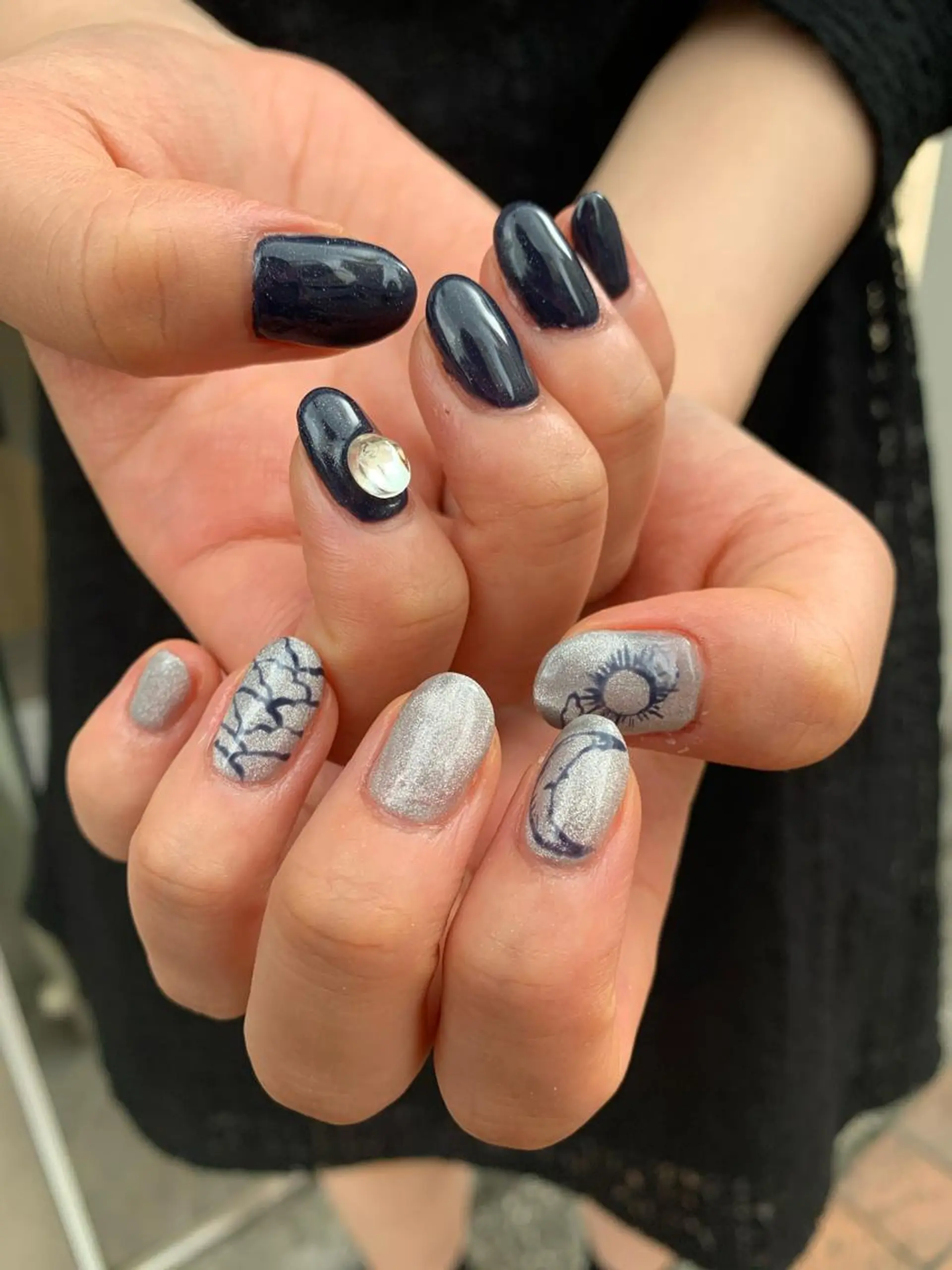 ネイル マグネットネイル シルバー ハンドネイル Kureha/ネイル トレンドヘアのヘアスタイル