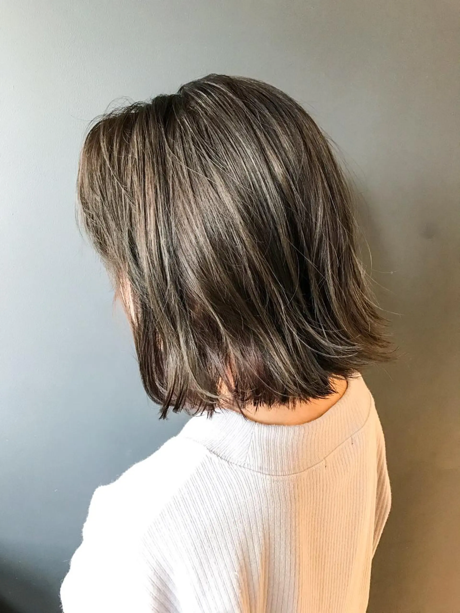 ショート カラー ブルーカラー ブルージュ 透明感カラー ハイライトカラー パープルカラー ヘアカラー BOX mico.のヘアスタイル