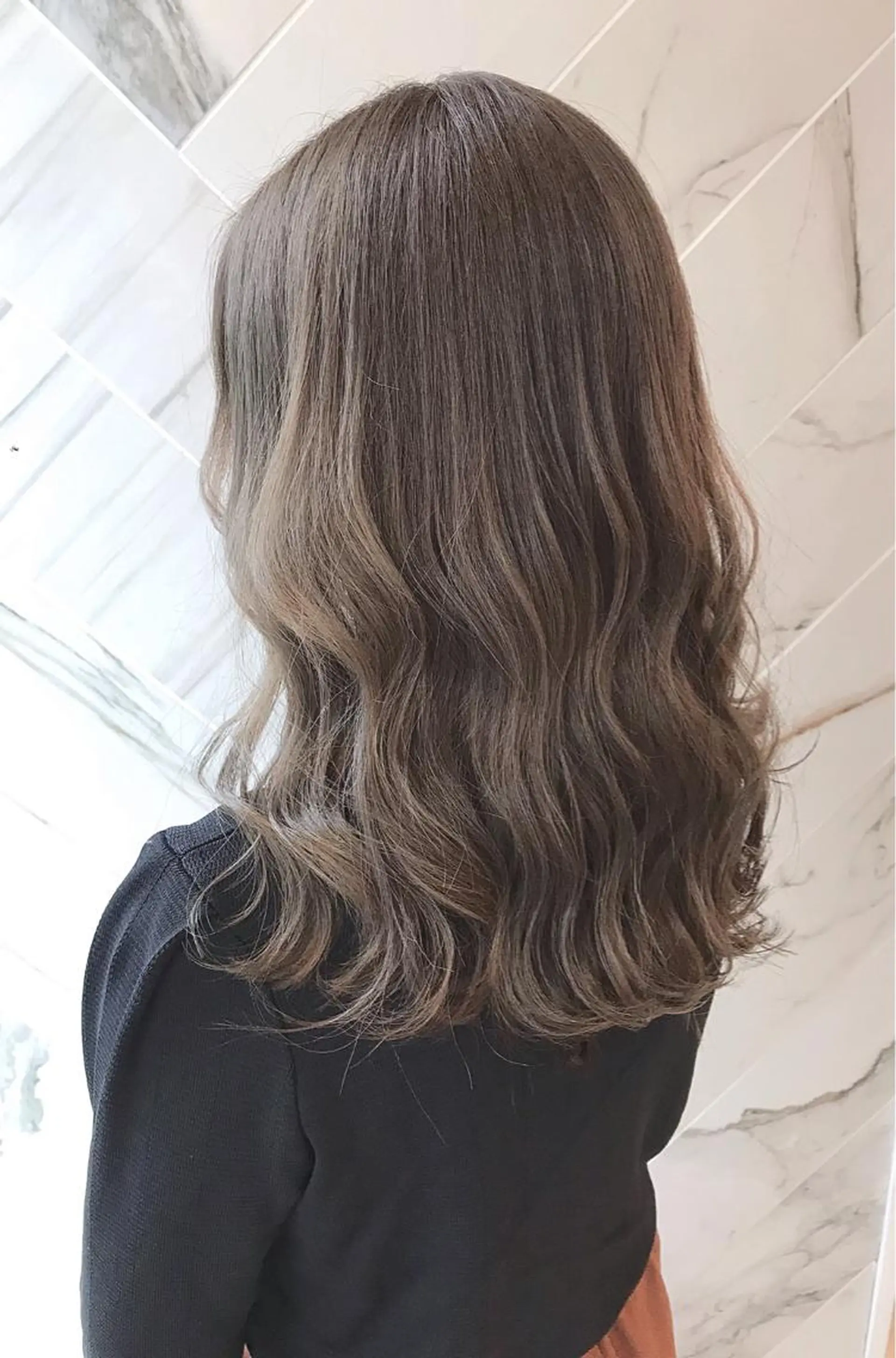 セミロング カラー アクアカラー 髪質改善 トリートメント KANOI 銀座中央通り所属・上條 航平のヘアスタイル