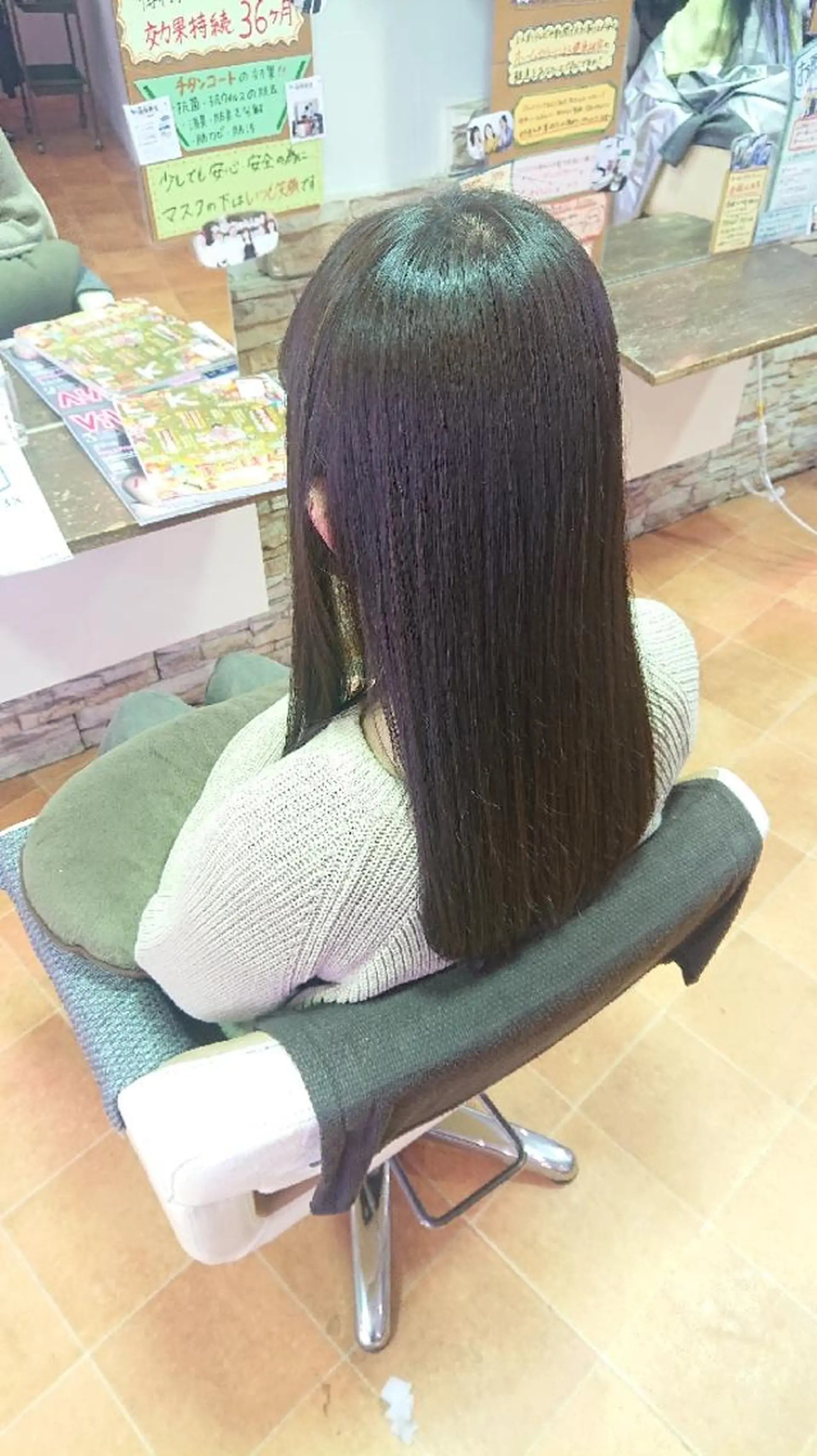 セミロング カラー ブラウンカラー くすみブラウン LINK所属・山口 彩海のヘアスタイル