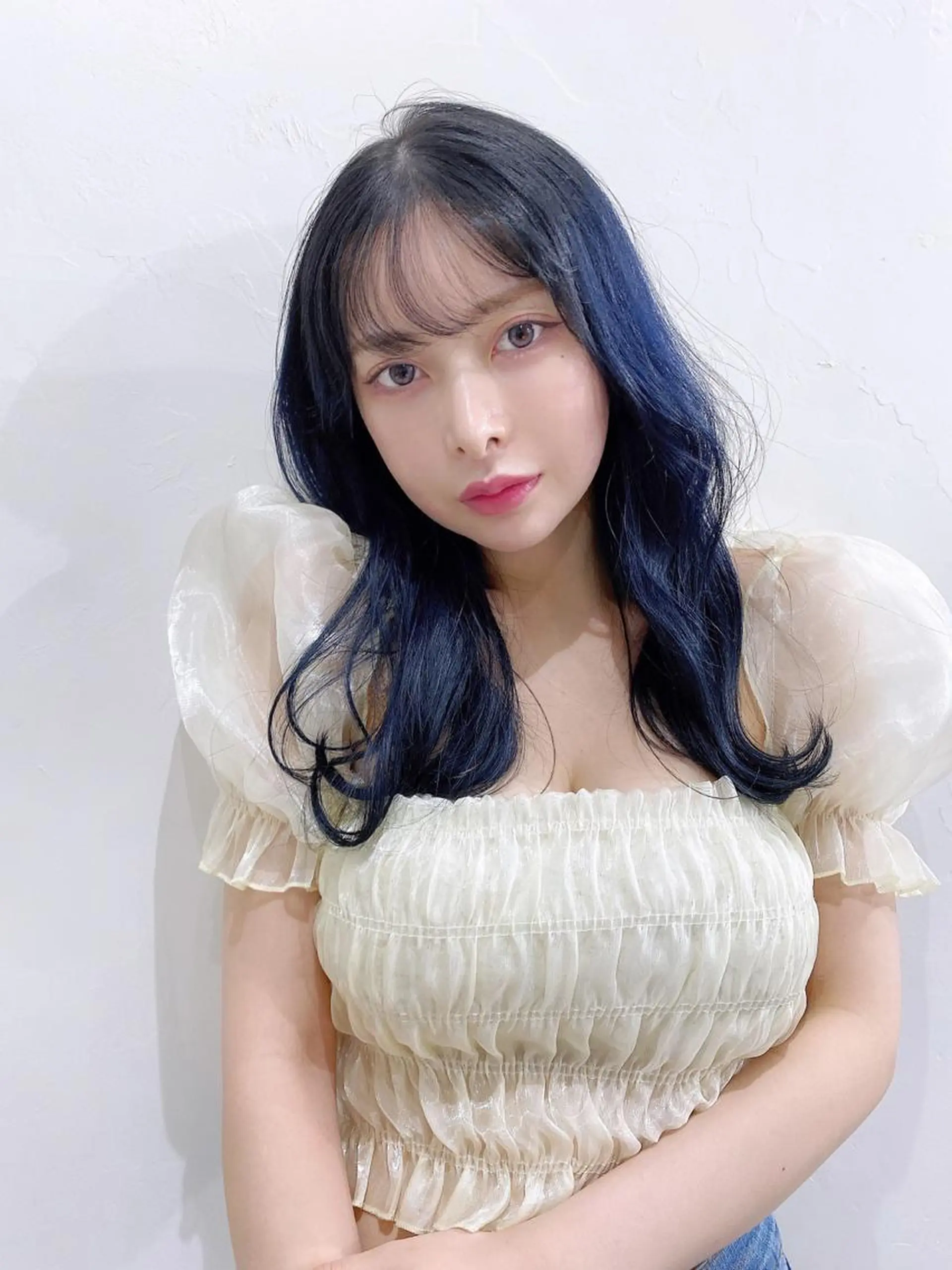 ミディアム カット ヘアカラー トリートメント レイヤーカット /透明感カラー西田のヘアスタイル