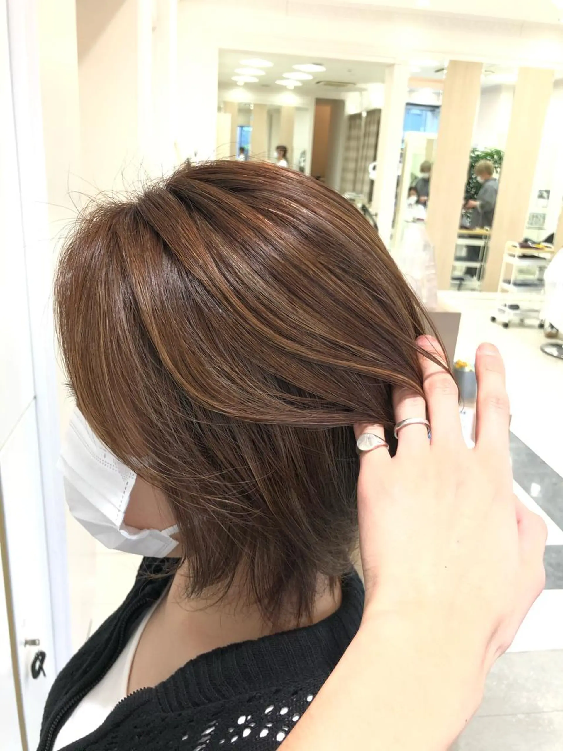 ミディアム カラー 渕向 克海のヘアスタイル