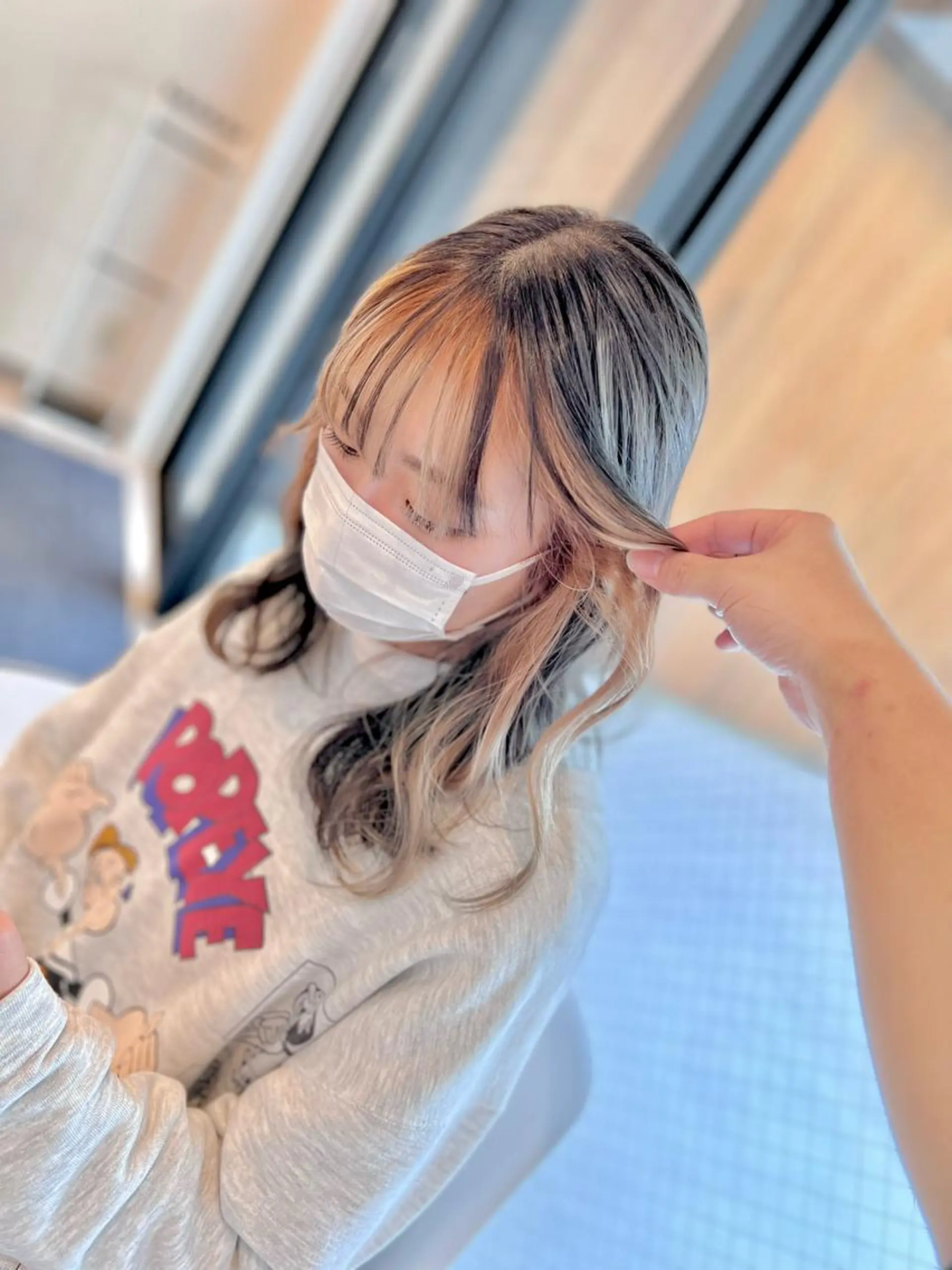 ミディアム ミストバング カット ヘアカラー ブリーチ毛に縮毛矯正 ✨カラー✨山田 正幸のヘアスタイル