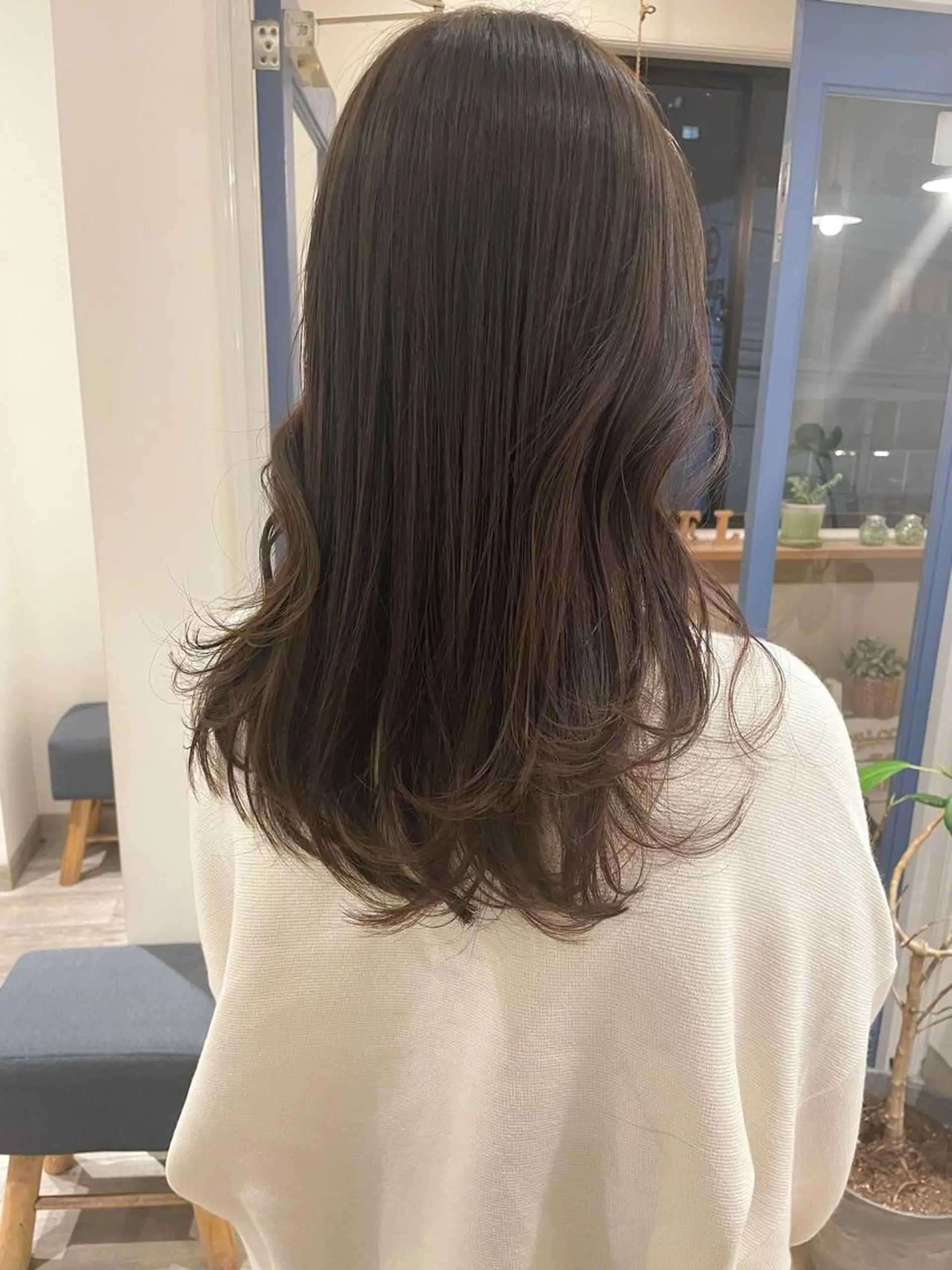 セミロング カラー 切りっぱなしボブ セミロングパーマ ベージュカラー ブリーチ ブラウンカラー 🩰オリーブ/ ベージュ松本咲花🩰のヘアスタイル