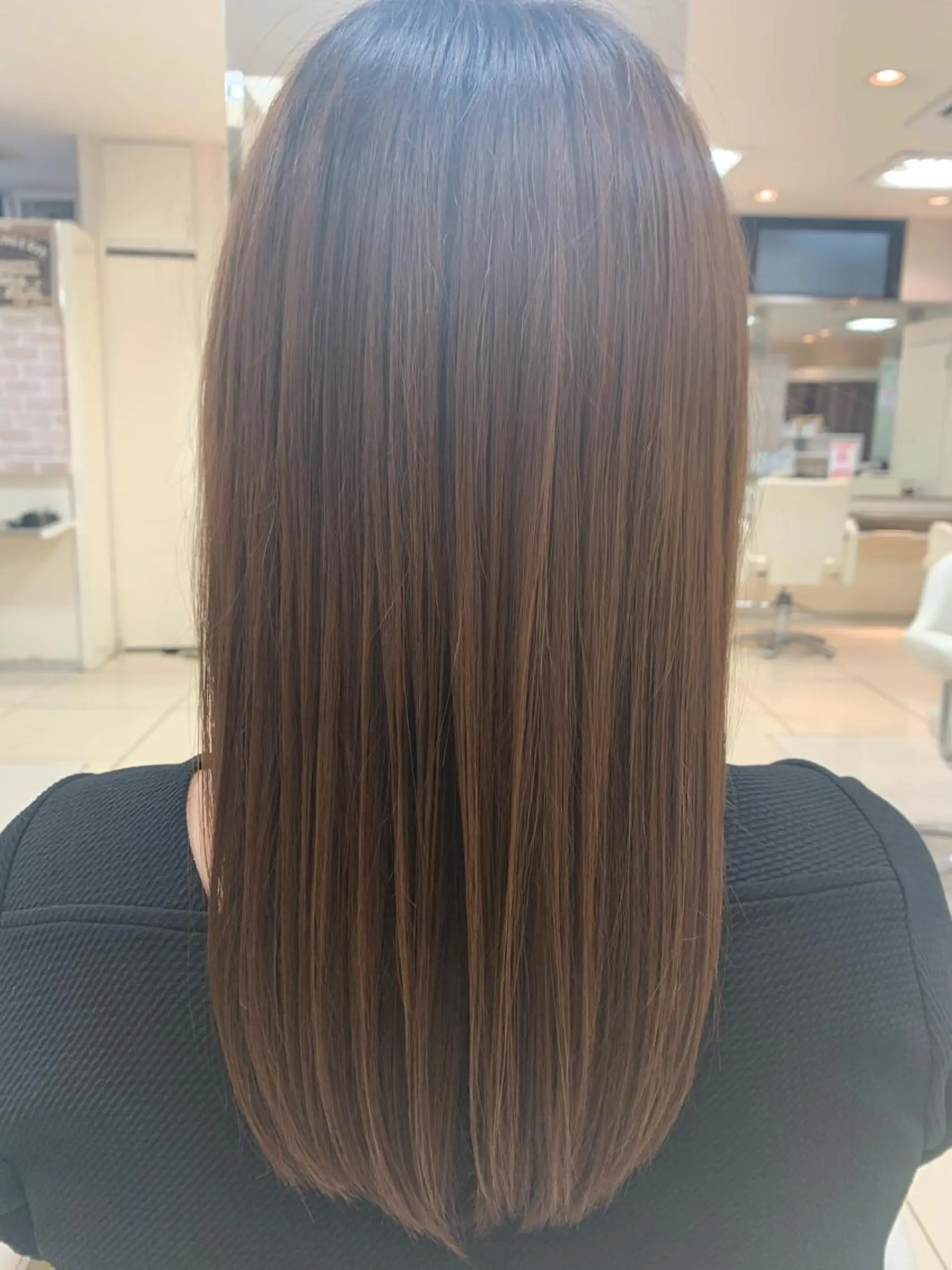 ミディアム 縮毛矯正 暖色系カラー❤️櫻井 亜美のヘアスタイル