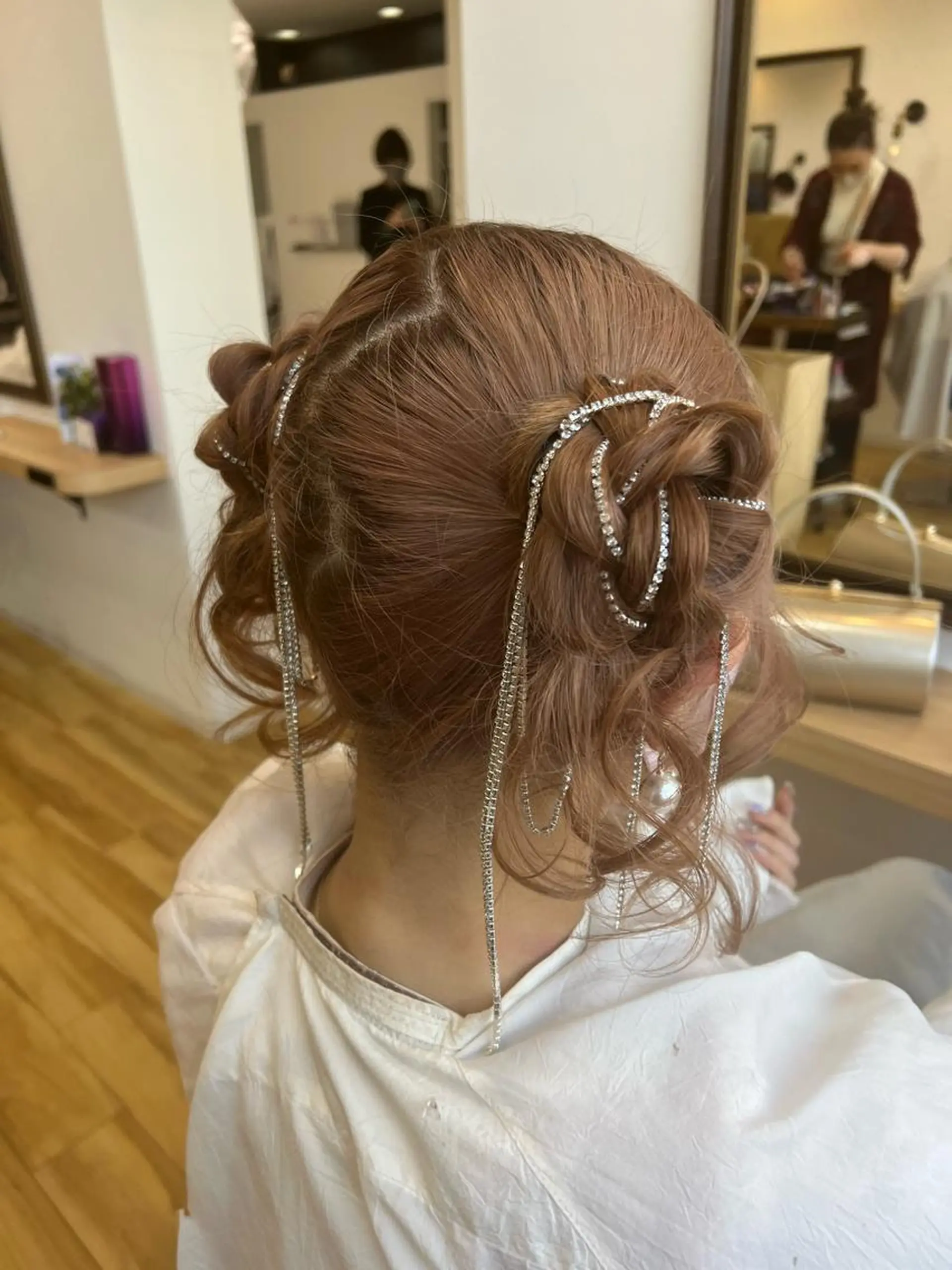 ヘアアレンジ お団子ヘア カット ヘアカラー 川畑 陽奈のヘアスタイル