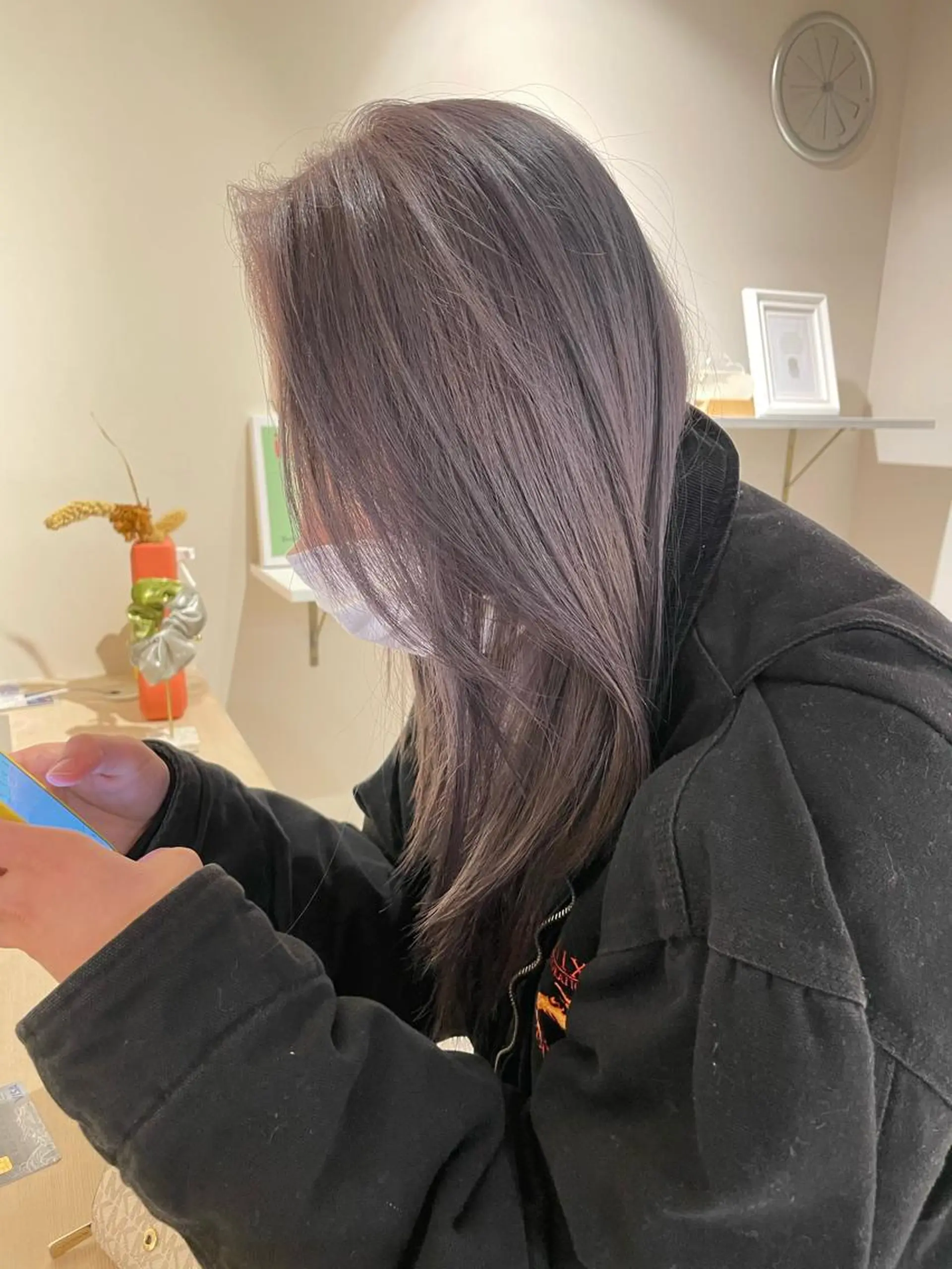 カラー 若月 あやかのヘアスタイル