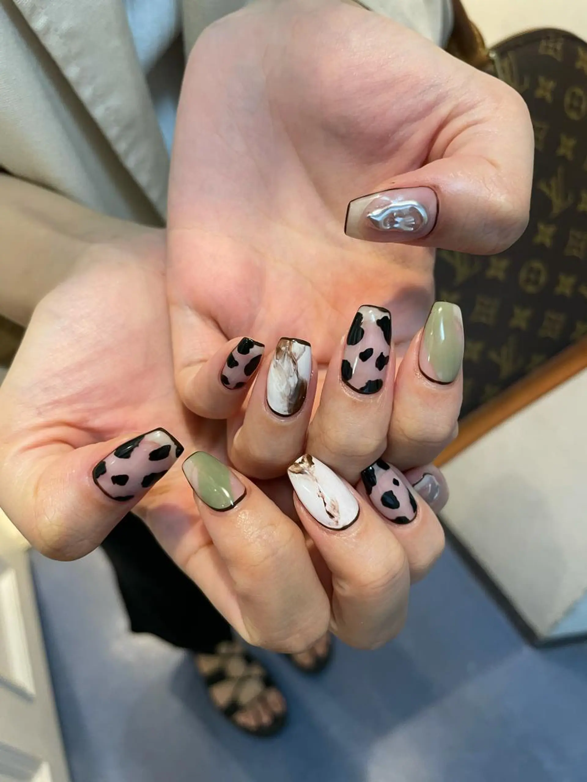 ネイル アニマル柄 持ち込み ハンドネイル miu nail所属・MIUNail YUMIのネイルデザイン