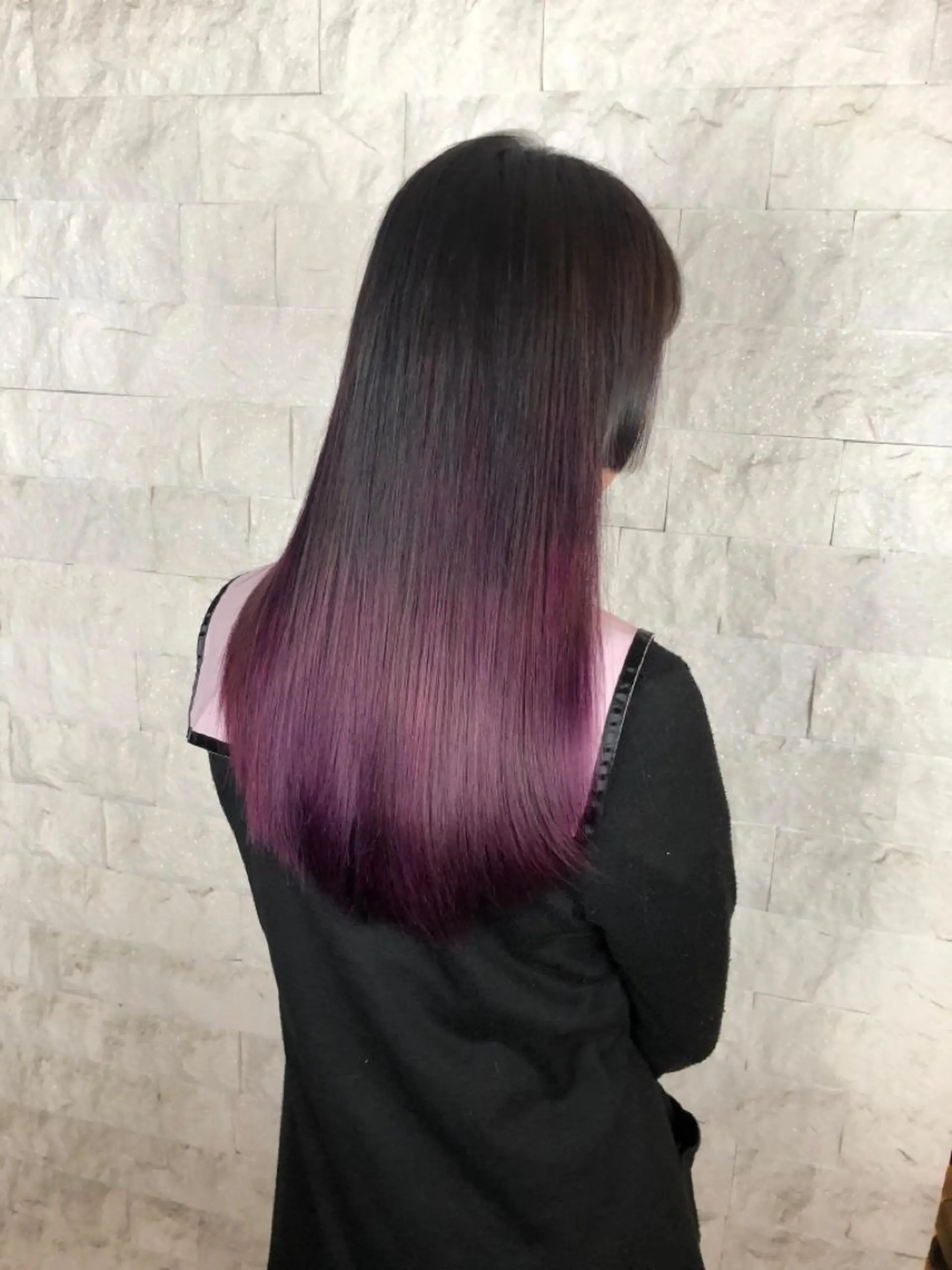 セミロング パープルカラー 圧倒的美髪ストレート ツダケイタロウのヘアスタイル