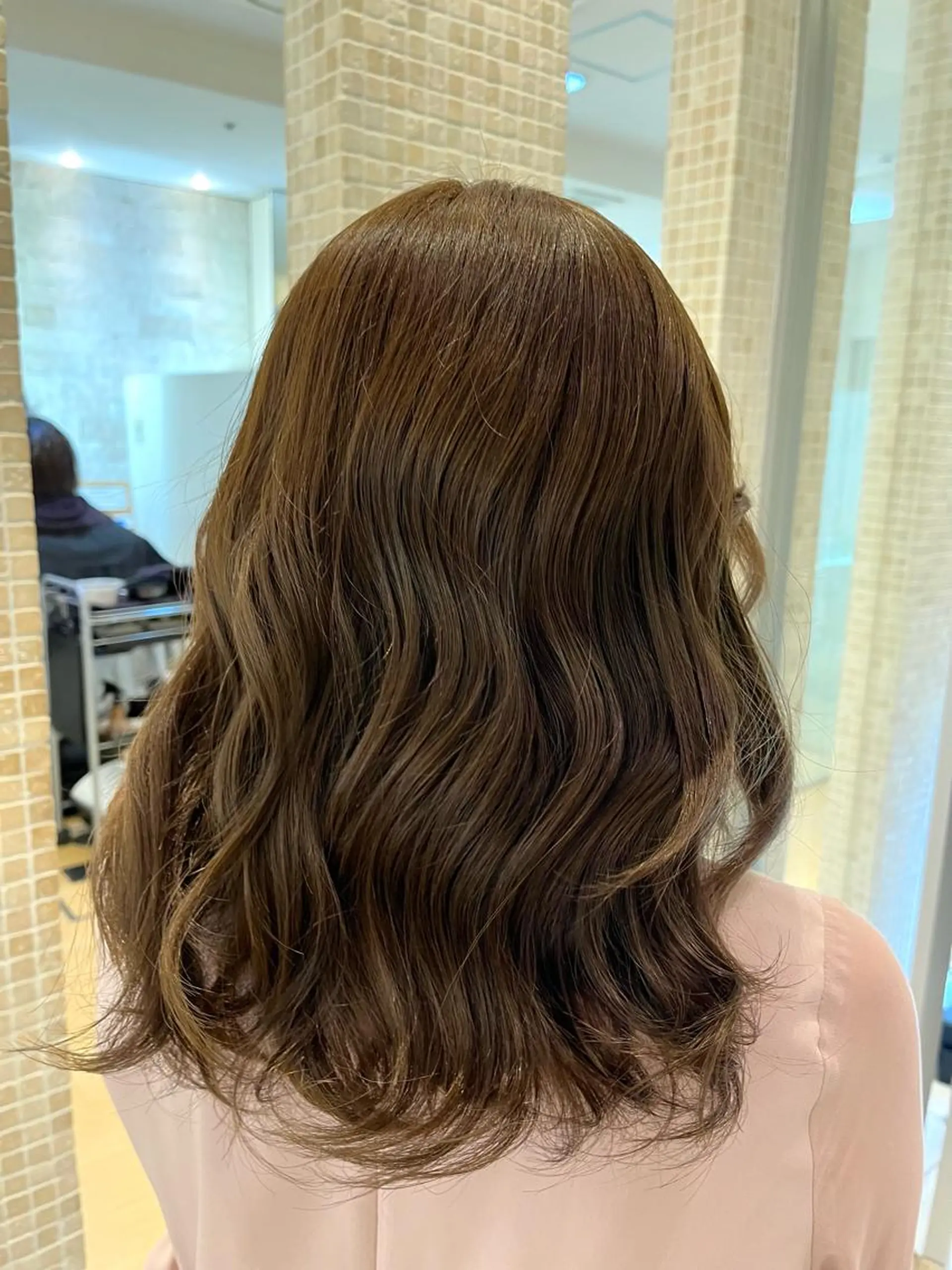 ロング カラー ベージュカラー ブリーチ ミルクティーベージュ ブリーチなしカラー 後藤 瑞季のヘアスタイル