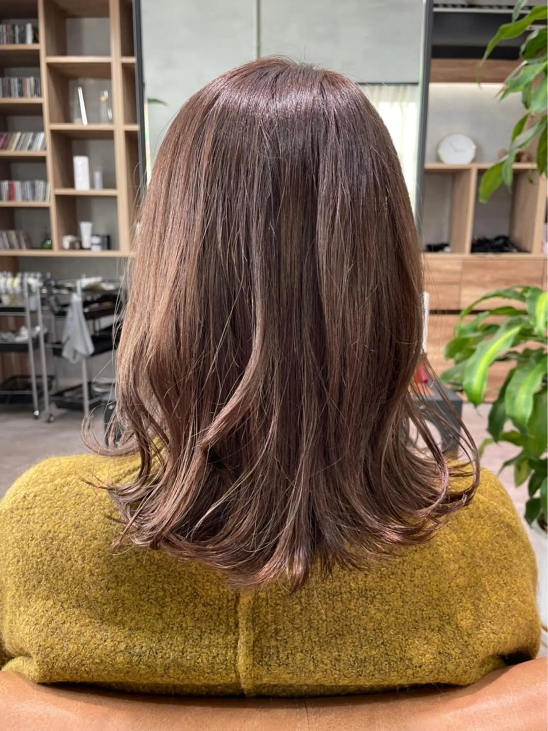 ミディアム ヘアカラー 大久保 優香のヘアスタイル