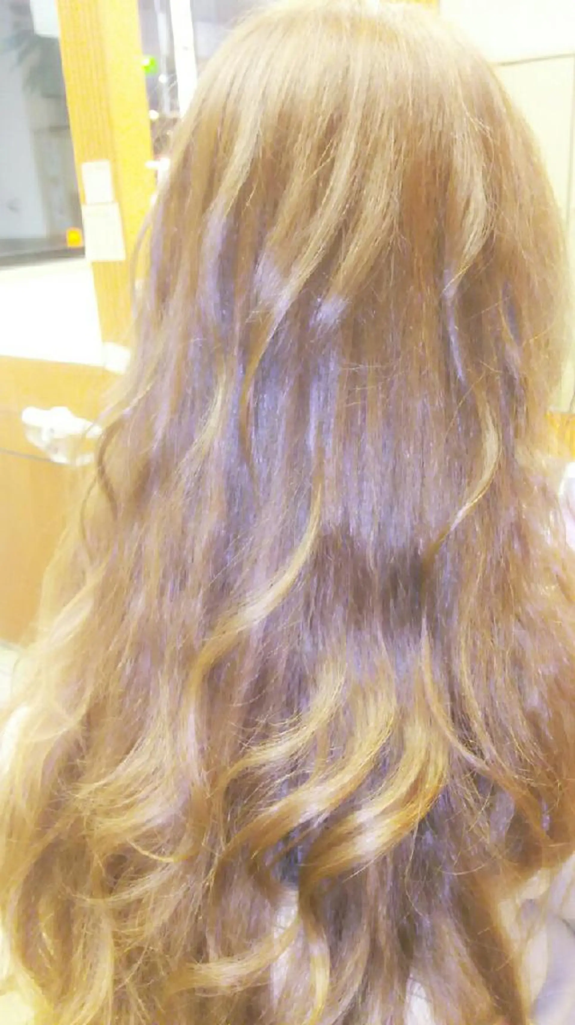 ロング カラー ベージュカラー グラデーションカラー ハイトーンカラー ミルキーベージュ 脇田 雄大のヘアスタイル