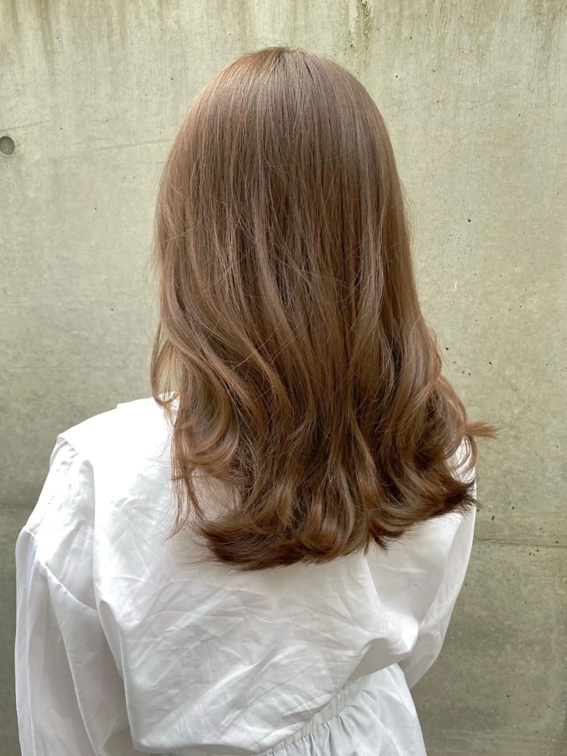 ミディアム ヘアカラー トリートメント レイヤーカット /透明感カラー西田のヘアスタイル