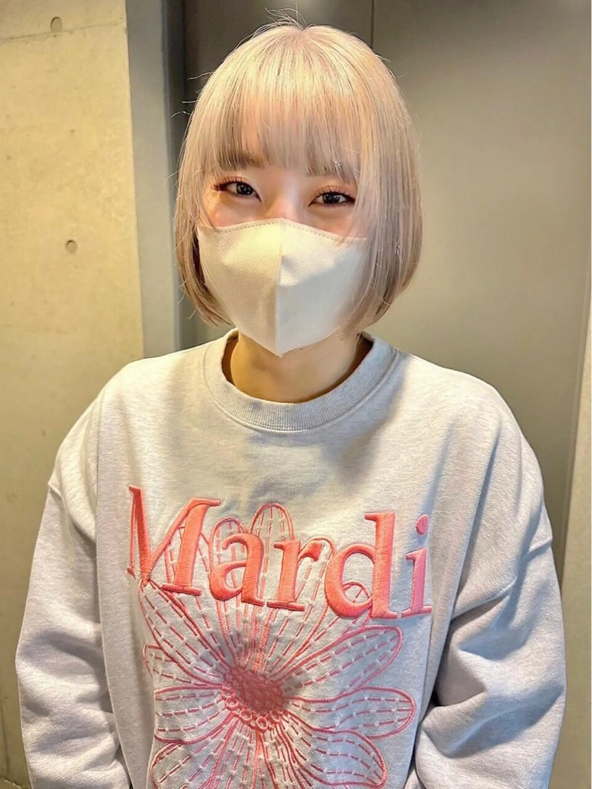 ショート カラー ベージュカラー ハイトーンカラー ホワイトベージュ ボブ カット ヘアカラー トリートメント トレンドヘア🌿 chinariのヘアスタイル