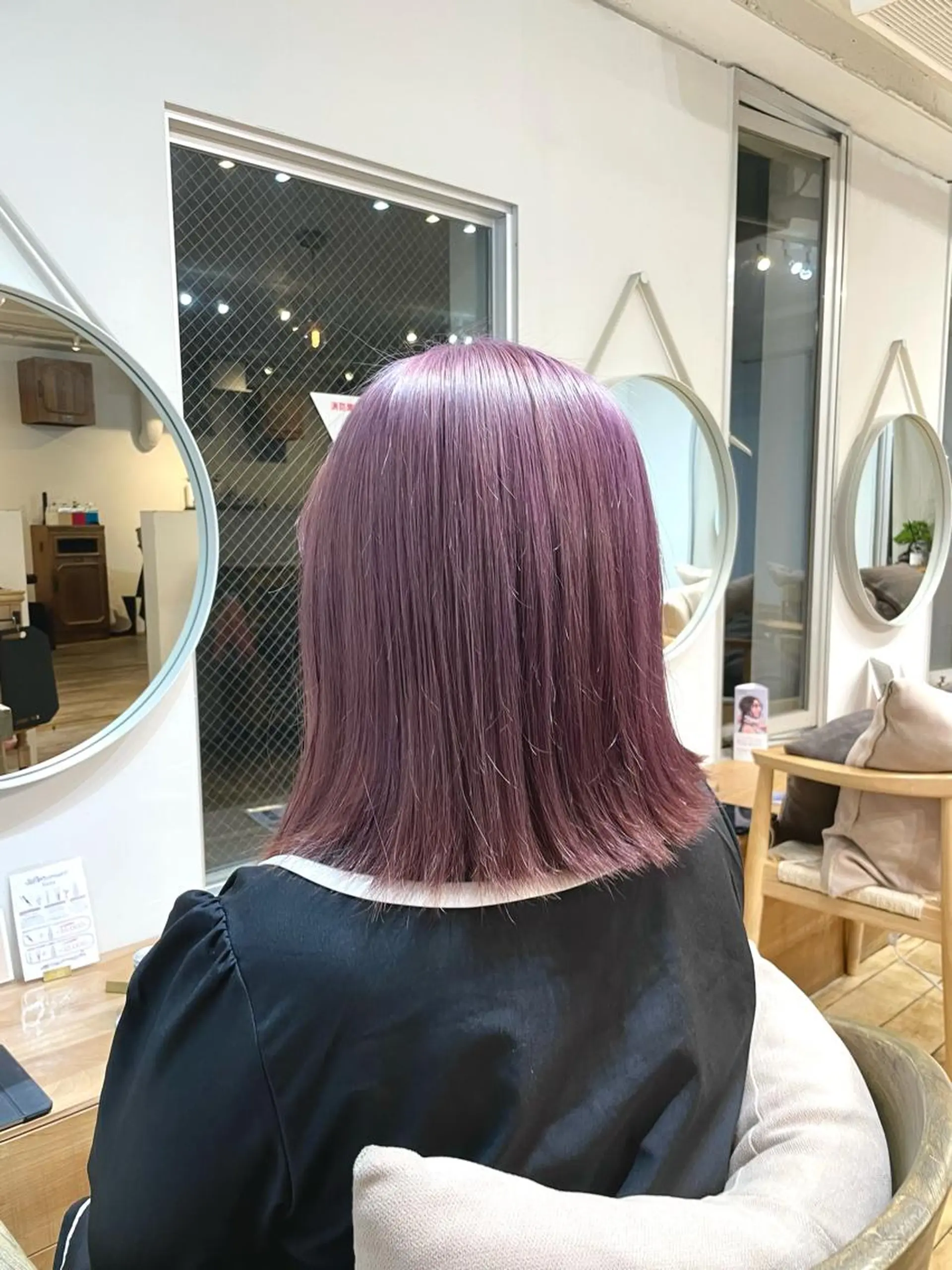 ショート ⭐ハイトーンブリーチ ミルクティーピンクのヘアスタイル