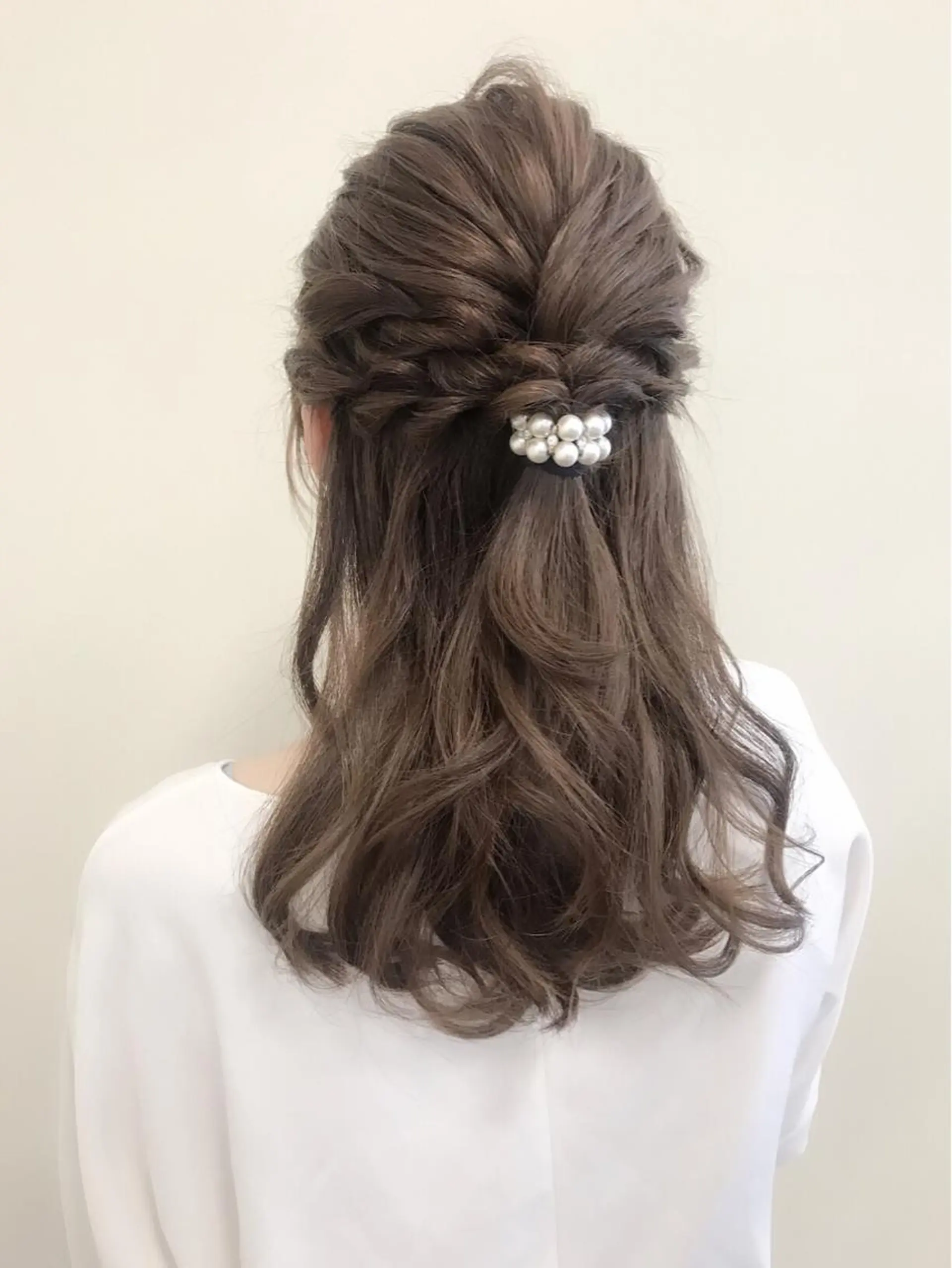 セミロング ヘアアレンジ 沢田 瞳のヘアスタイル