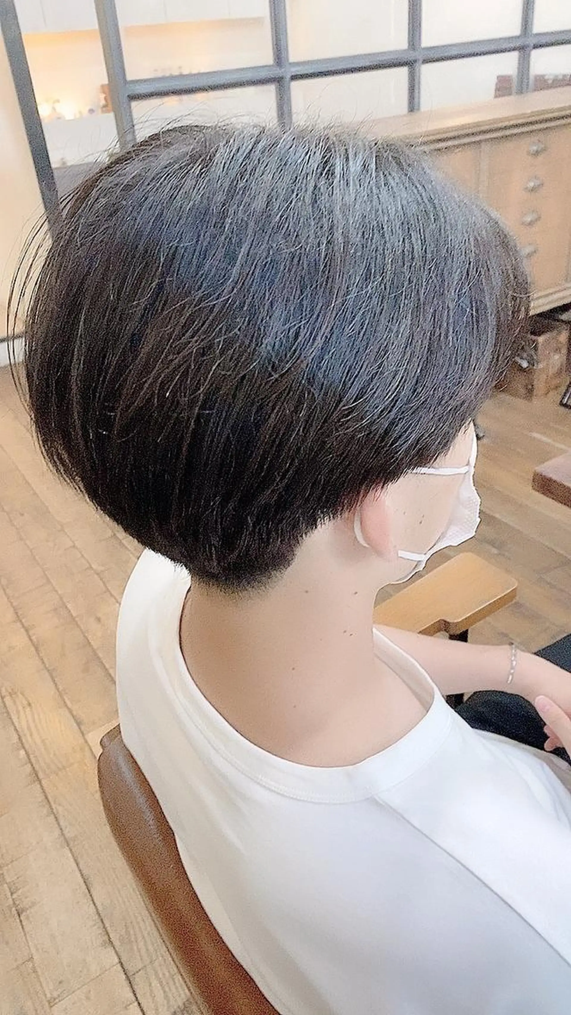 ショート メンズ センターパート 刈り上げ 國分 伸也のヘアスタイル