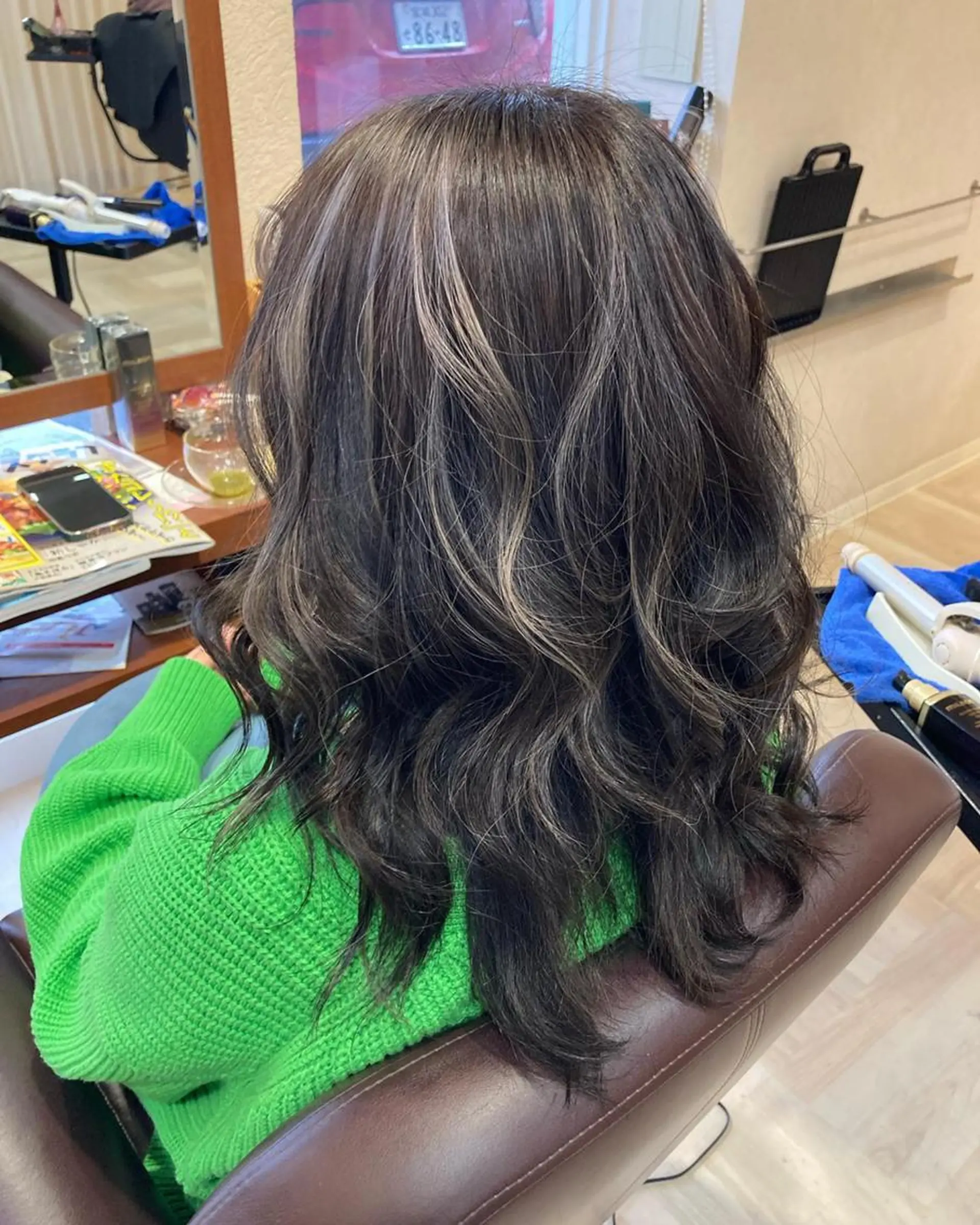 カラー デザインカラー グレージュ ハイライトカラー 髪質改善/透明感 カラー/内藤有須加のヘアスタイル