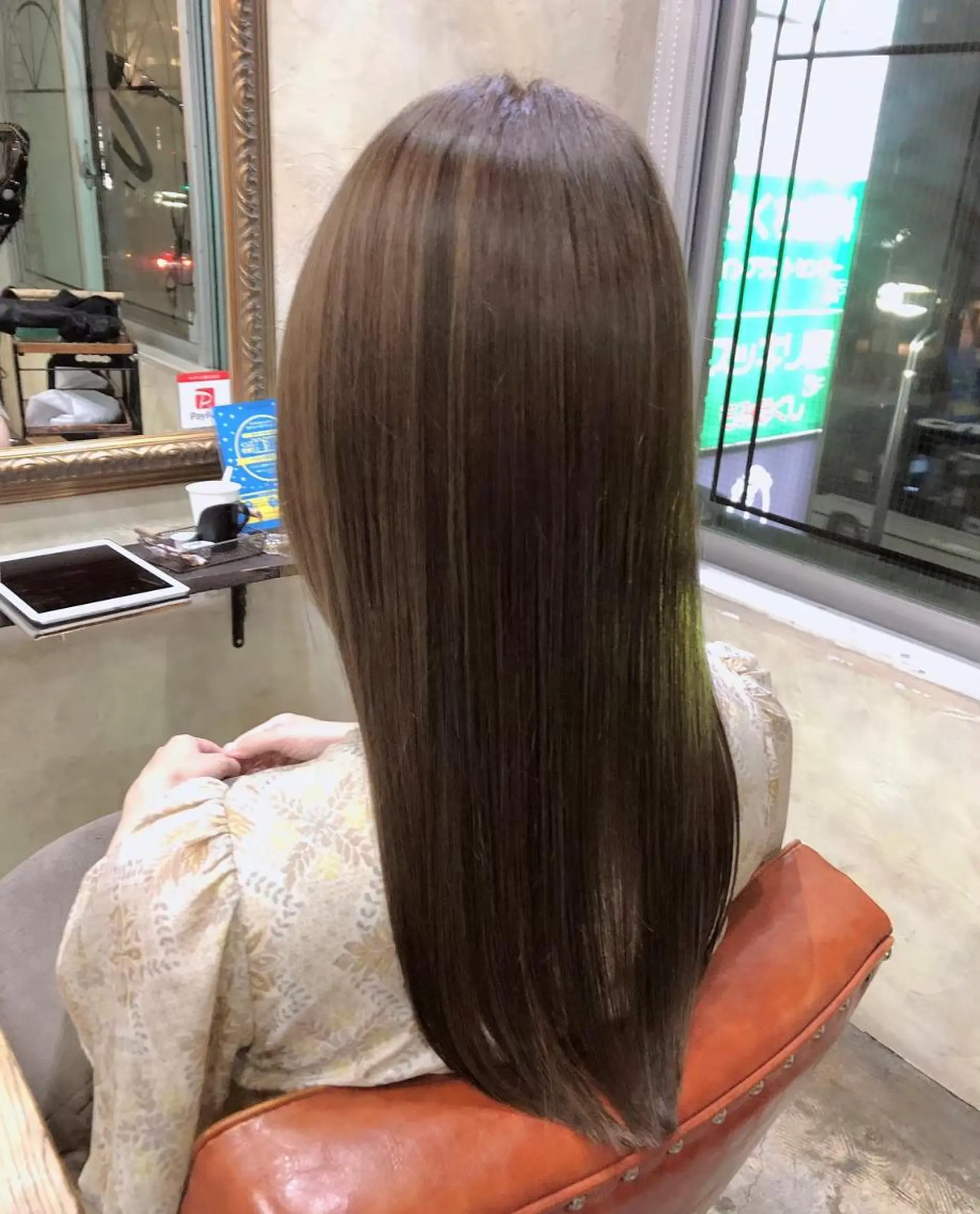 ロング カラー パーマ ヘアアレンジ アディクシーカラー アッシュ バレイヤージュ ベージュカラー ブリーチ newi 川崎店のヘアスタイル