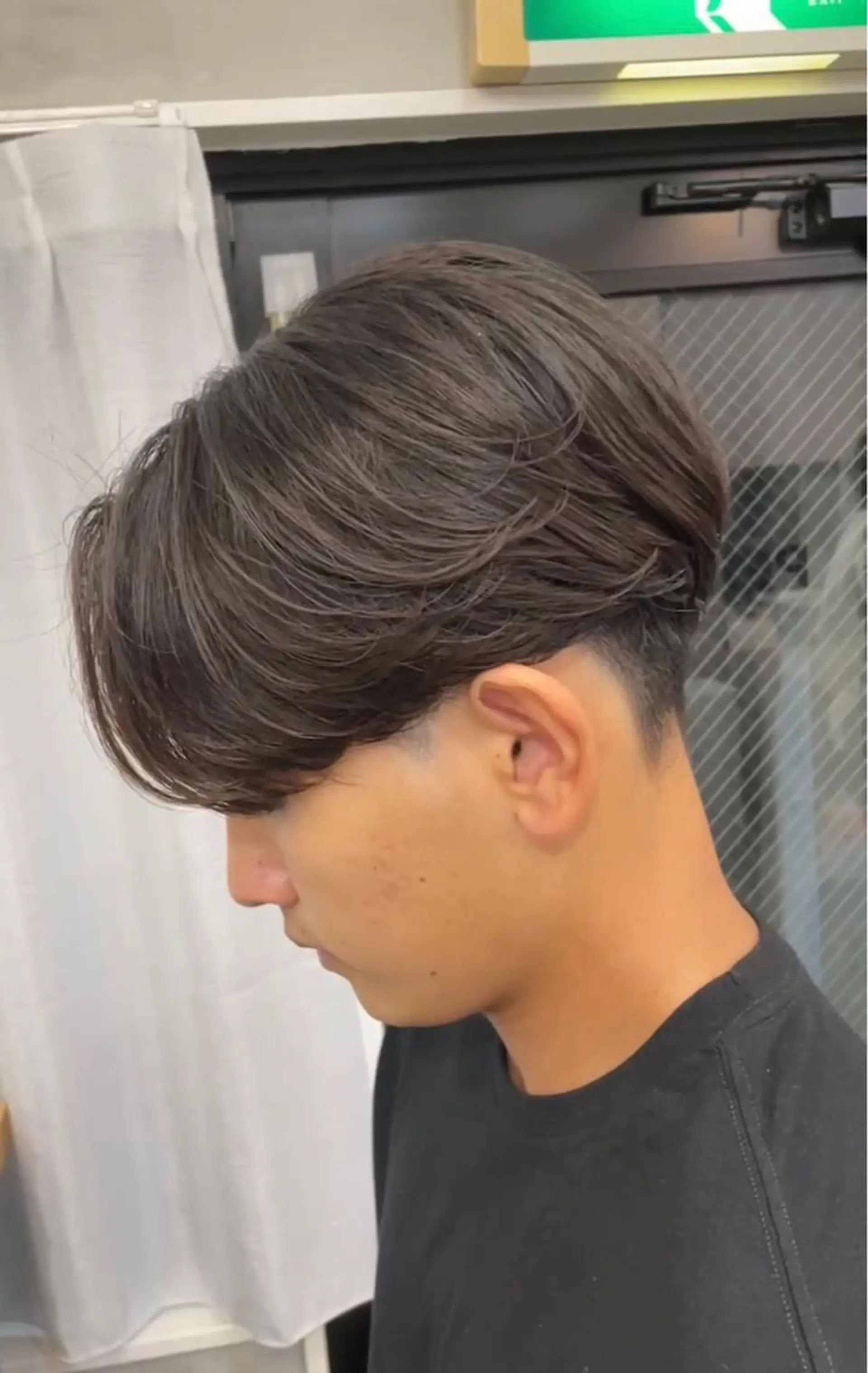 ショート カラー メンズ モナン新宿所属・曲がる縮毛 メンズ 毛流れ 佐々木 優のヘアスタイル