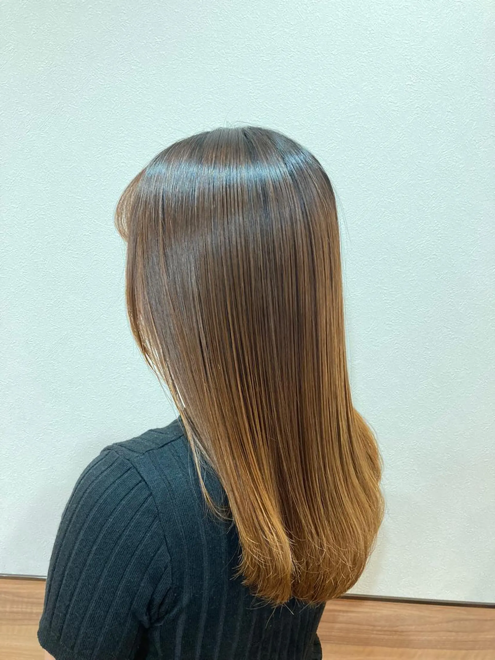 セミロング カラー Annon プライベートサロンのヘアスタイル