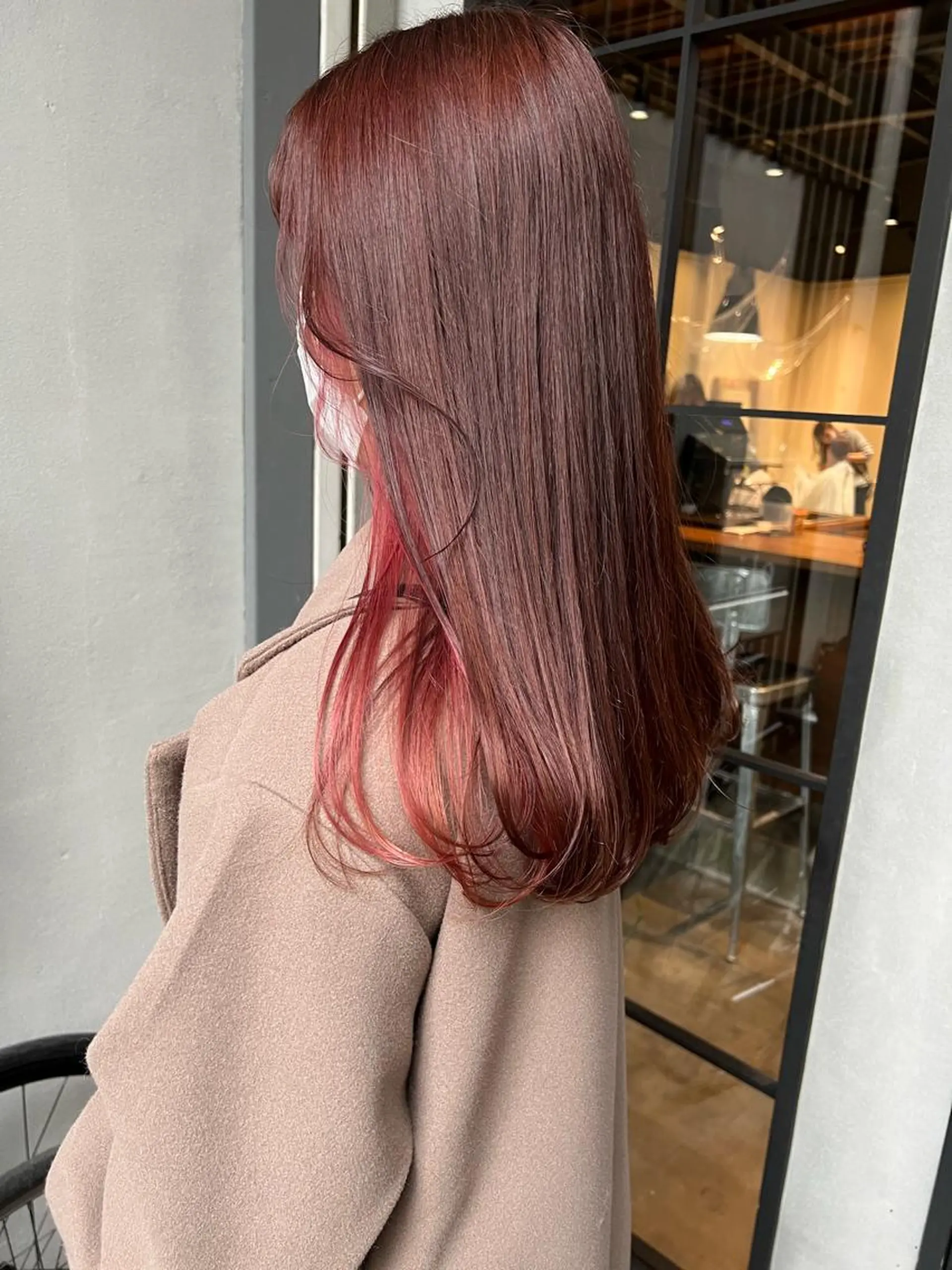 ロング カラー ブリーチ ヘアカラー 野々村 朋美のヘアスタイル