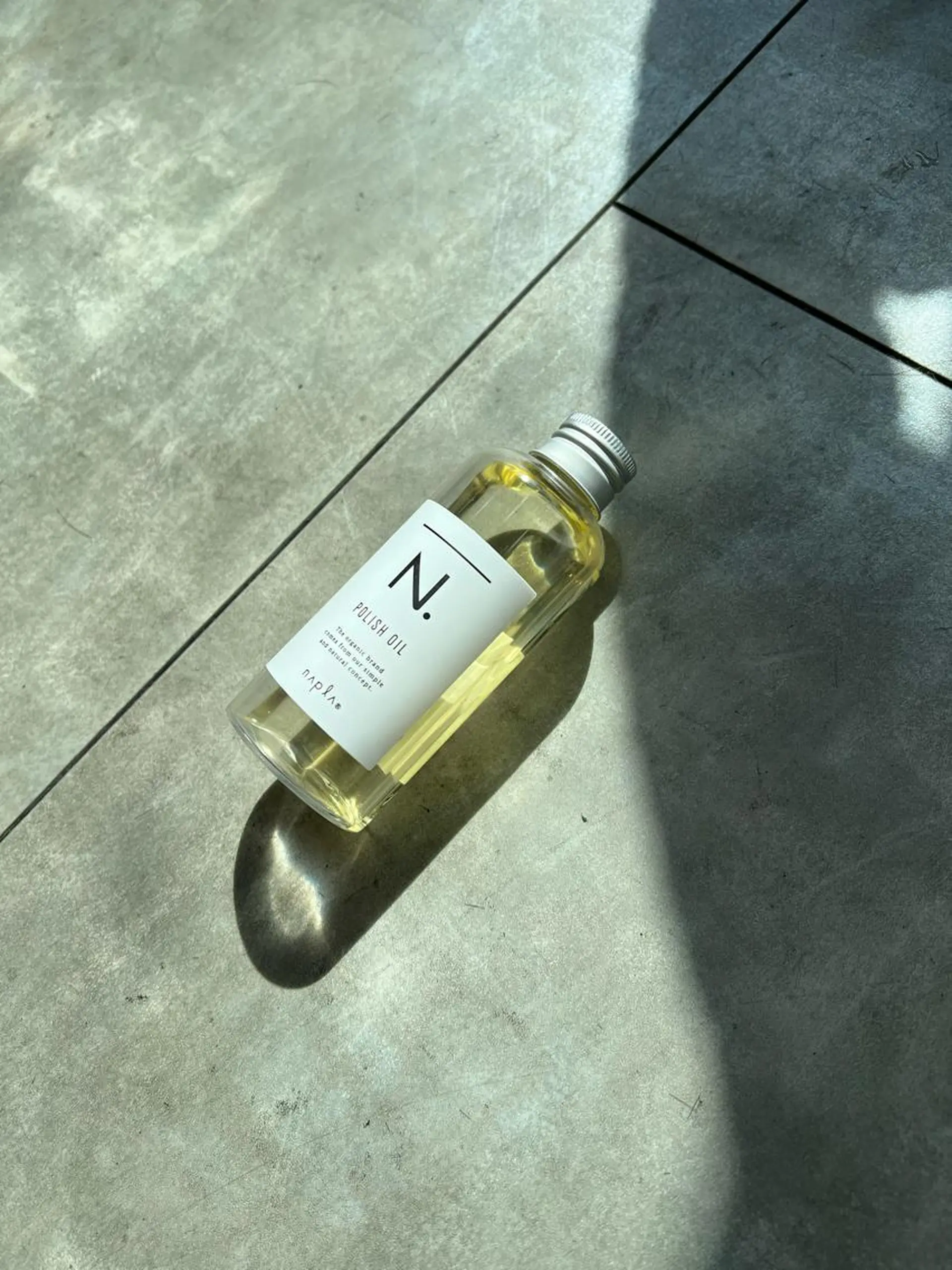 ケアブリーチ/ili 村上佳那多のヘアスタイル