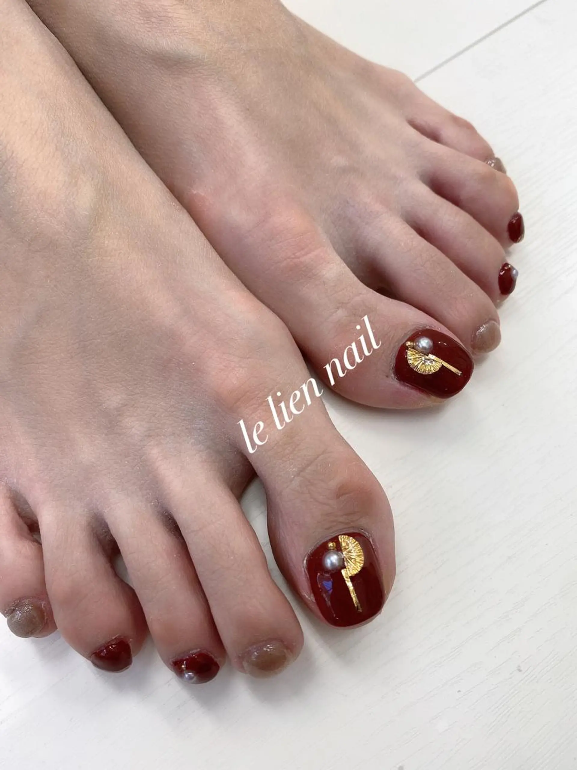 ネイル アートネイル ボルドー ニュアンスネイル le lien nailのネイルデザイン